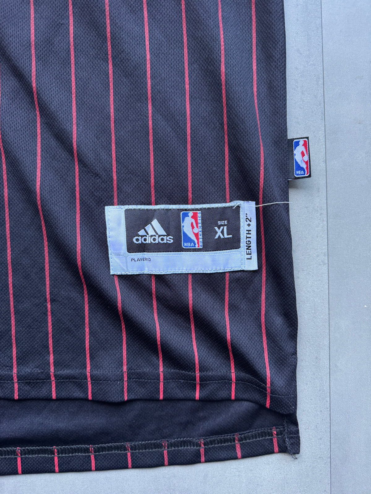 VINTAGE ADIDAS NBA CHICAGO BULLS BLACK JIMMY BUTLER JERSEY - XL