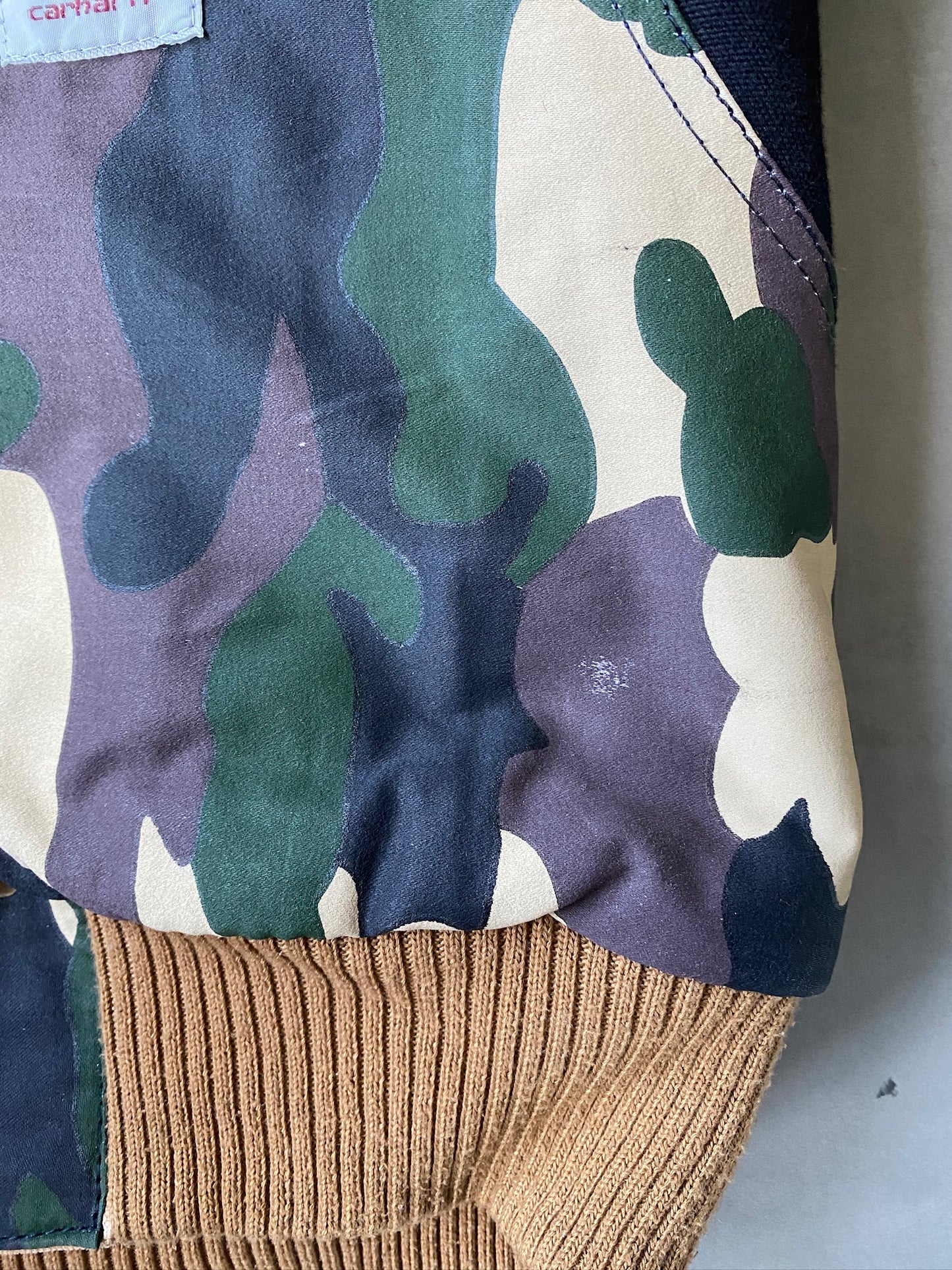 VINTAGE CARHARTT REWORKED CAMO PATTERN ACTIVE JACKET - S