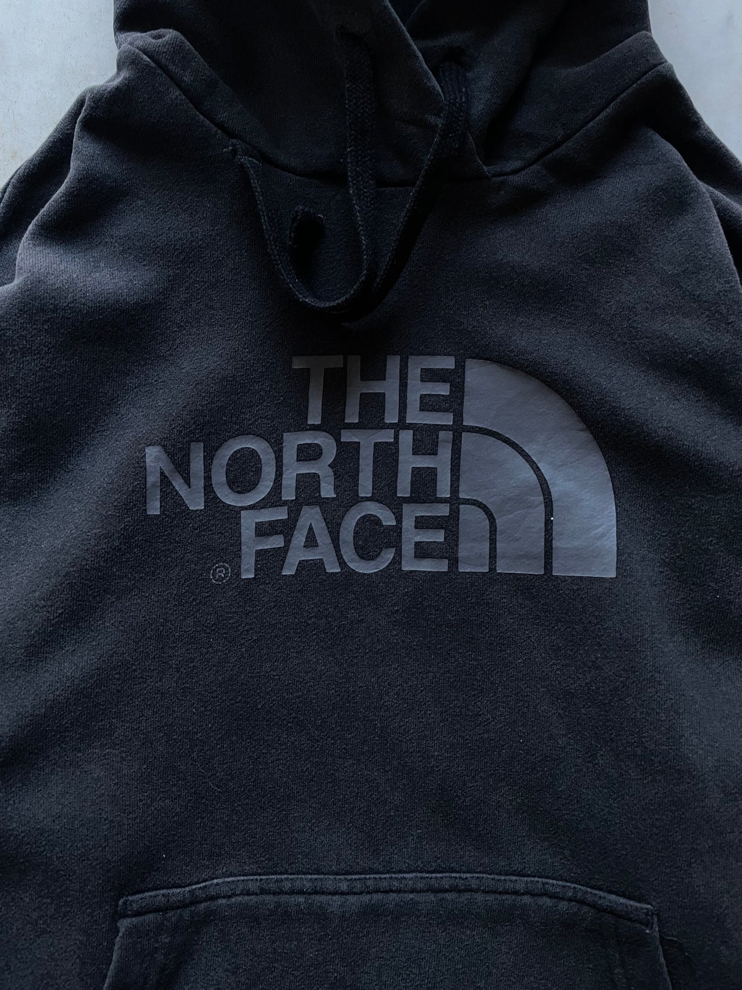 THE NORTH FACE BLACK HOODIE - MEDIUM