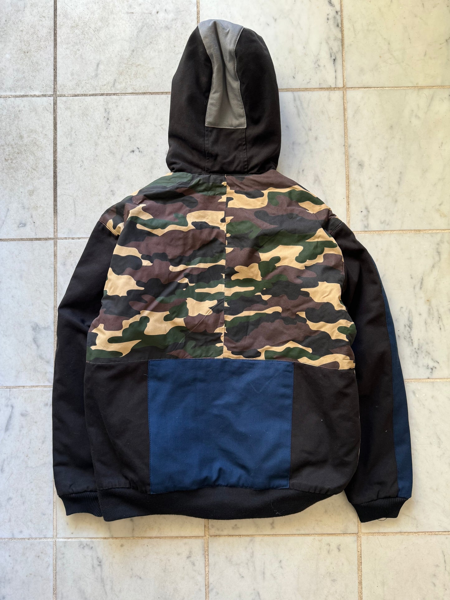 CARHARTT REWORKED CAMO PATTERN ACTIVE JACKET - LARGE