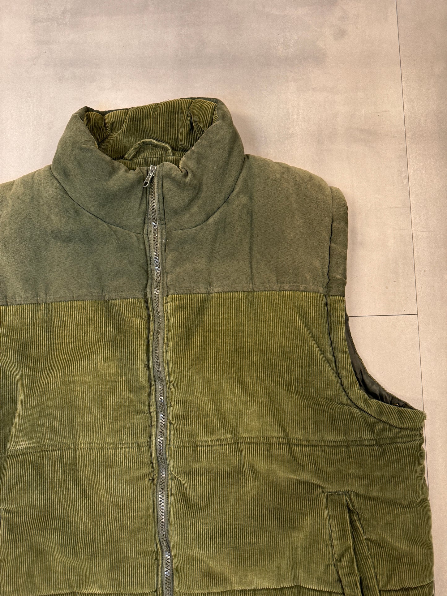 GREEN CORDUROY BODYWARMER - LARGE