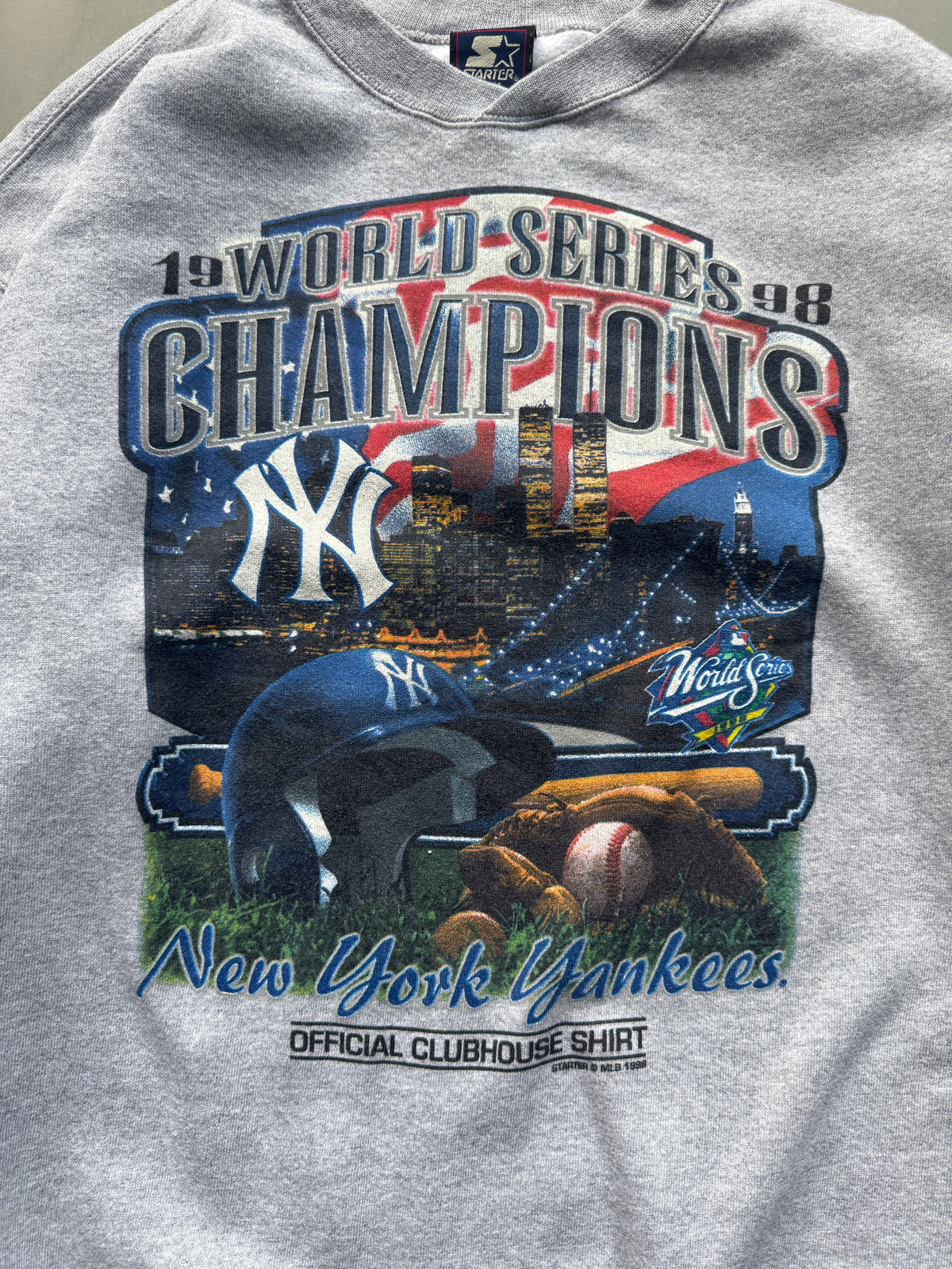 VINTAGE STARTER MLB NEW YORK YANKEES CHAMPIONS '98 SWEATER - L