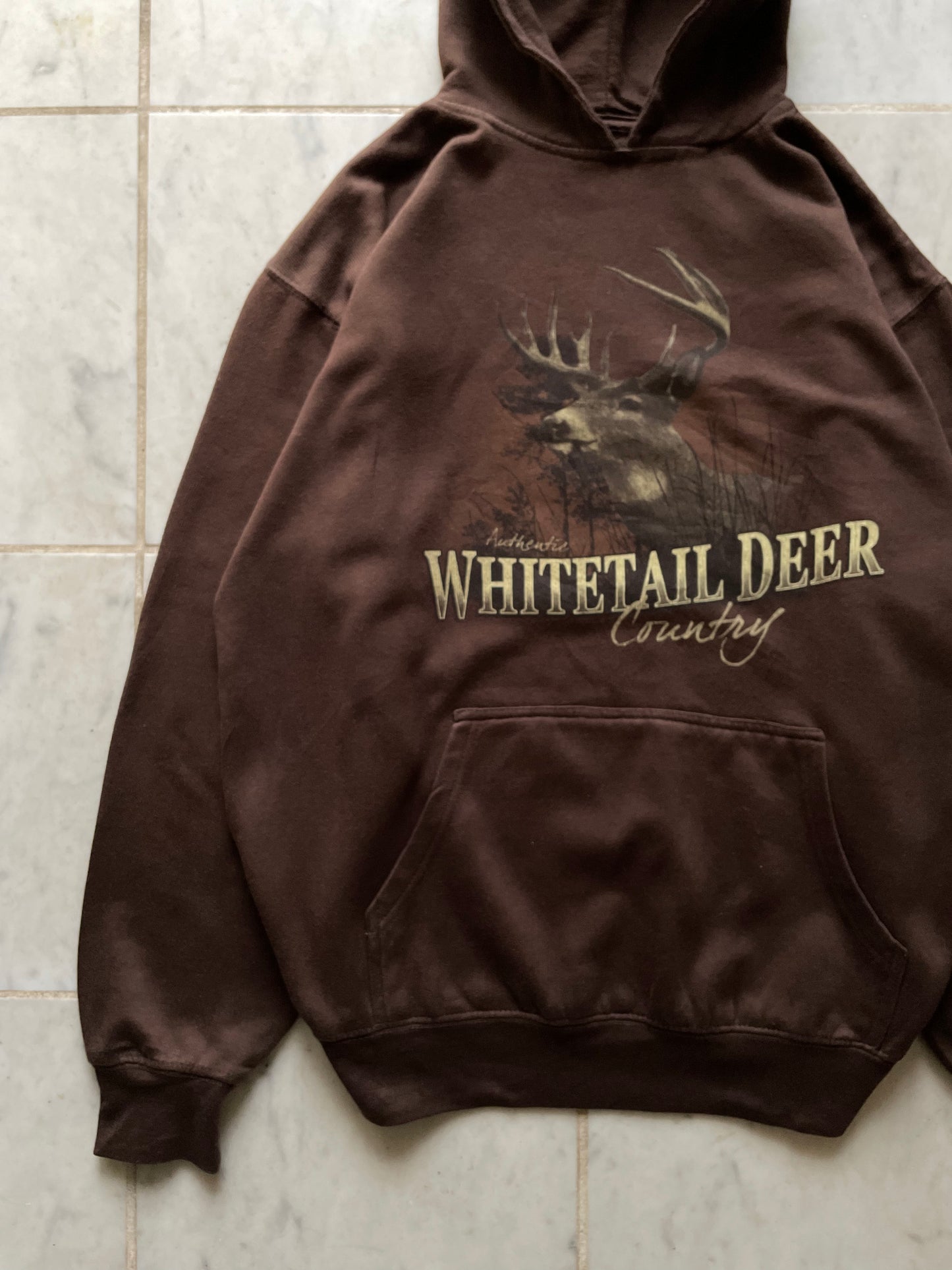 WHITETAIL DEER COUNTRY BROWN HOODIE - LARGE