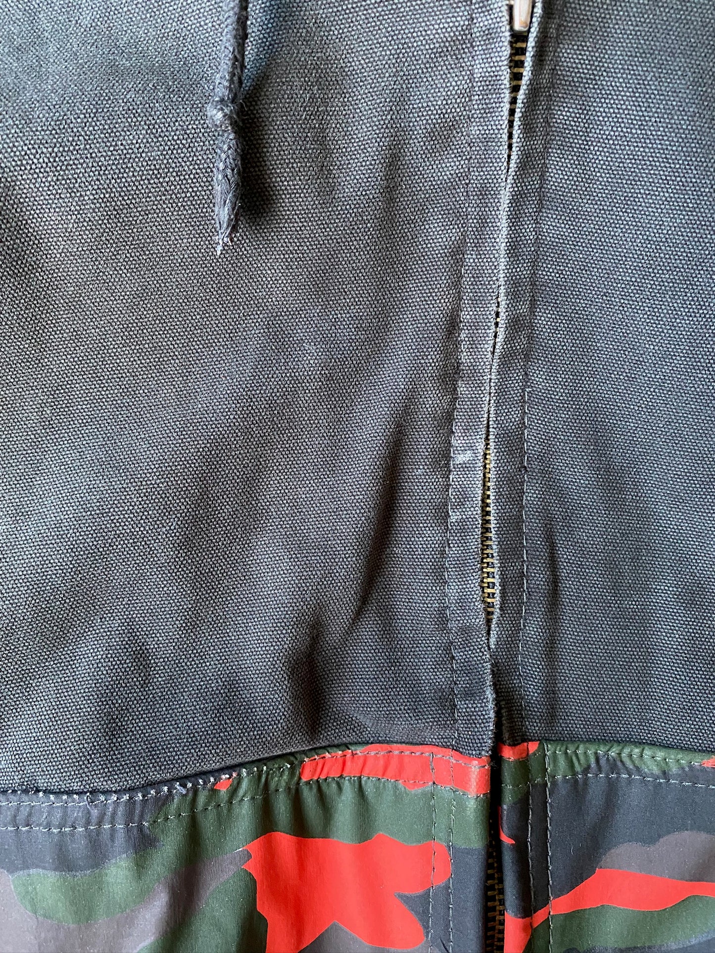 VINTAGE CARHARTT REWORKED CAMO PATTERN ACTIVE JACKET - L