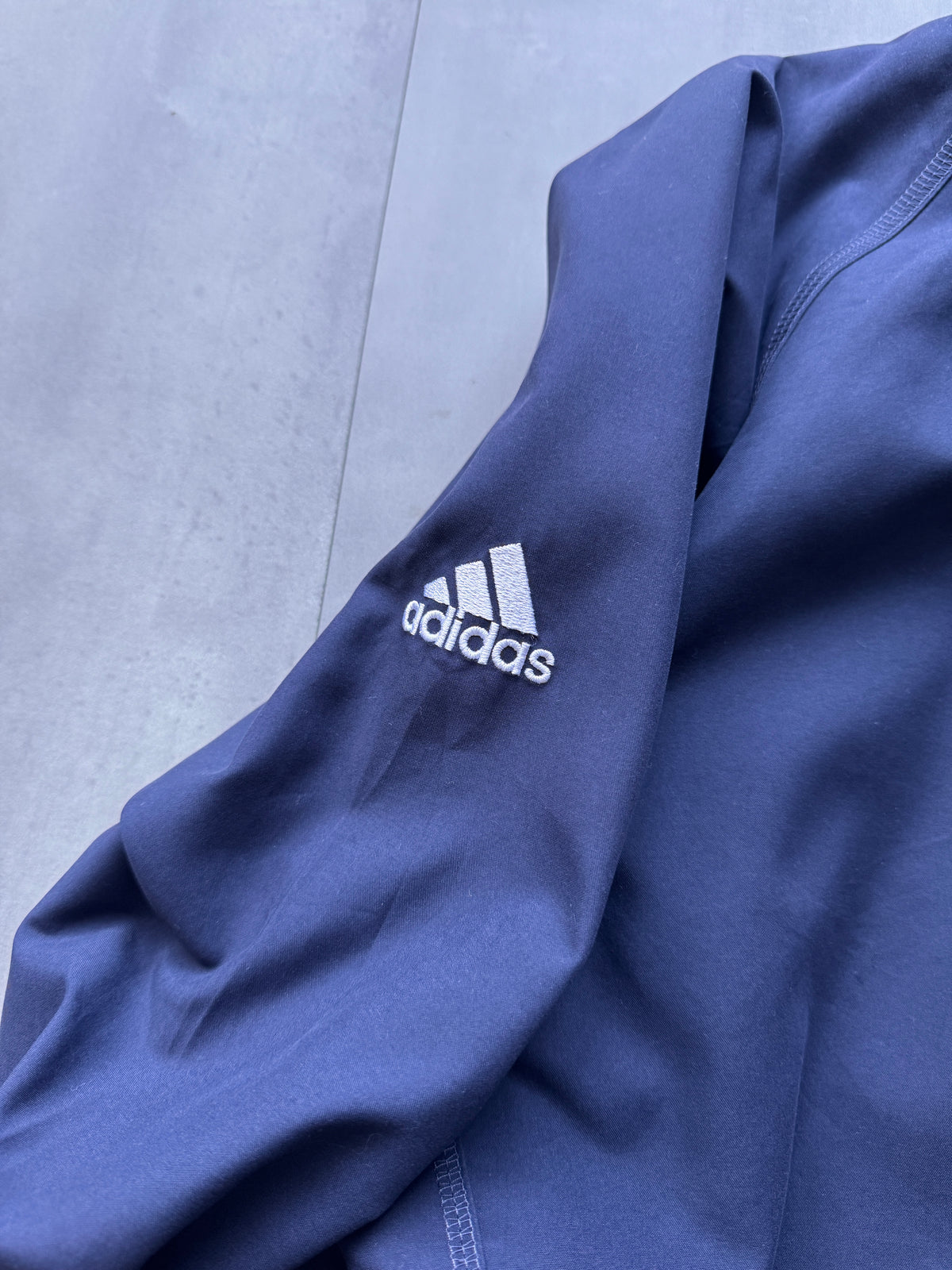 VINTAGE ADIDAS NAVY WINDBREAKER - L
