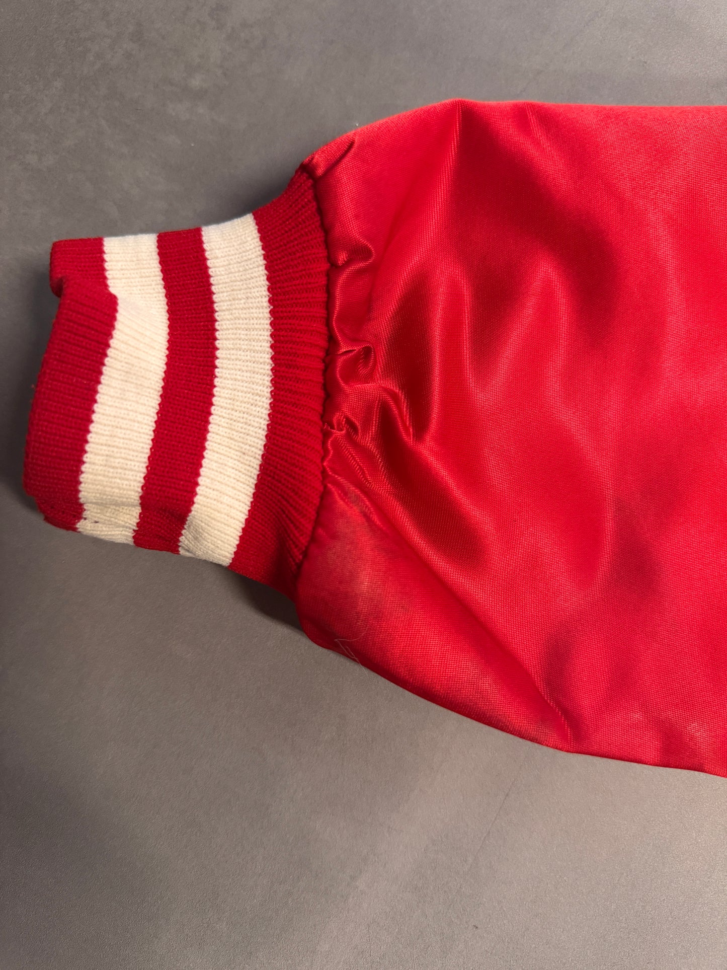 VINTAGE NHL STARTER DETROIT RED WINGS RED SATIN BOMBER JACKET - L