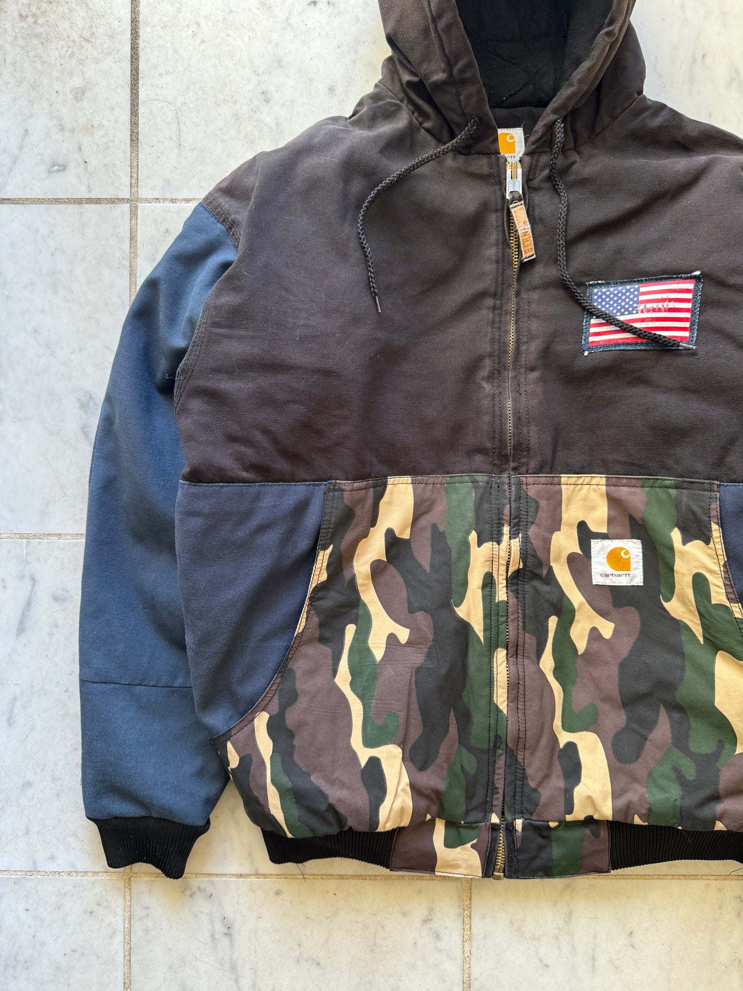 CARHARTT REWORKED CAMO PATTERN ACTIVE JACKET - XLARGE