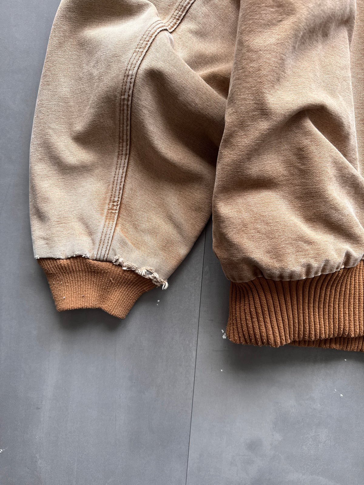 VINTAGE CARHARTT TAN FADED ACTIVE JACKET - XL