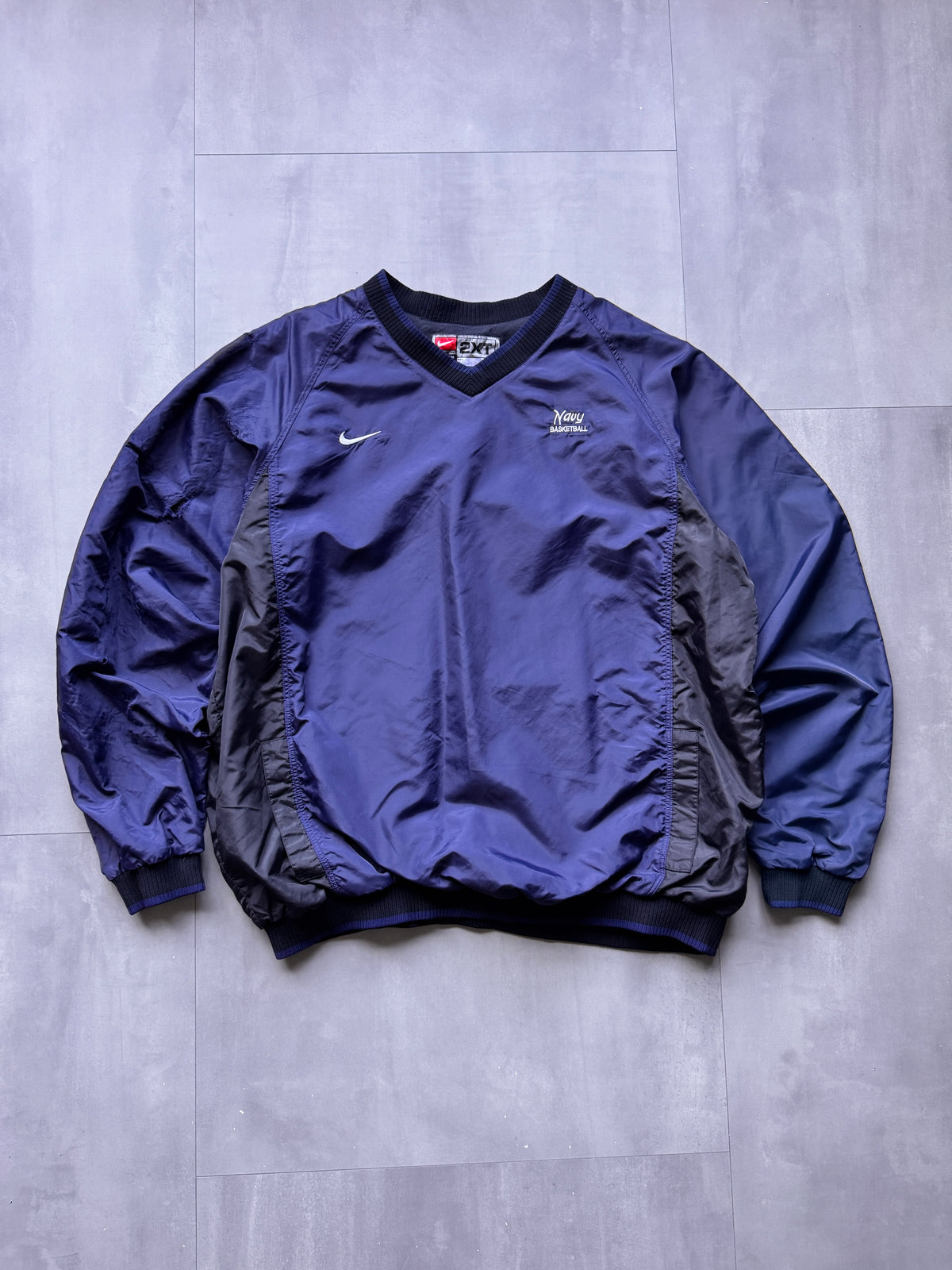 VINTAGE NIKE NAVY BASKETBALL WINDBREAKER - XXL