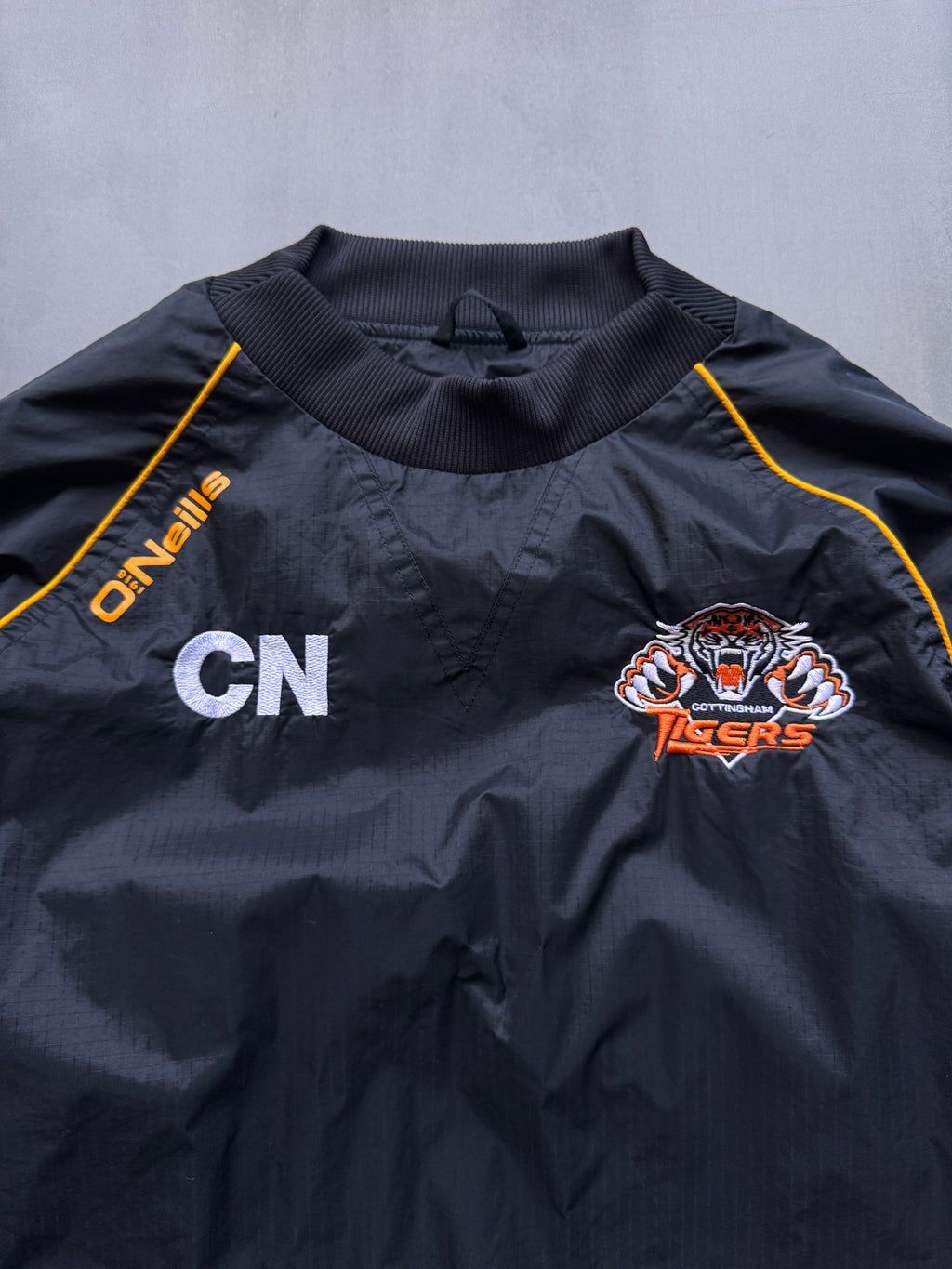 VINTAGE O'NEILLS BLACK WINDBREAKER - S