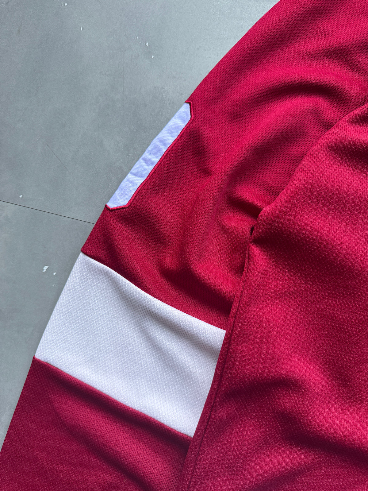 VINTAGE NHL DETROIT RED WINGS GORDIE HOWE RED JERSEY - XXL