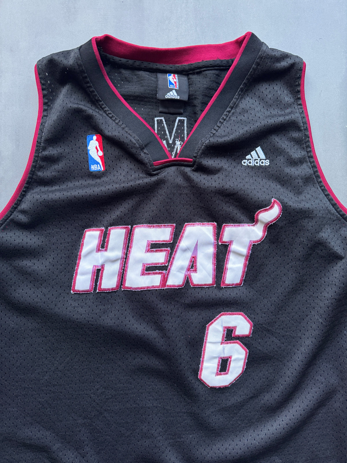 VINTAGE ADIDAS NBA MIAMI HEAT LEBRON JAMES BLACK JERSEY - XXL