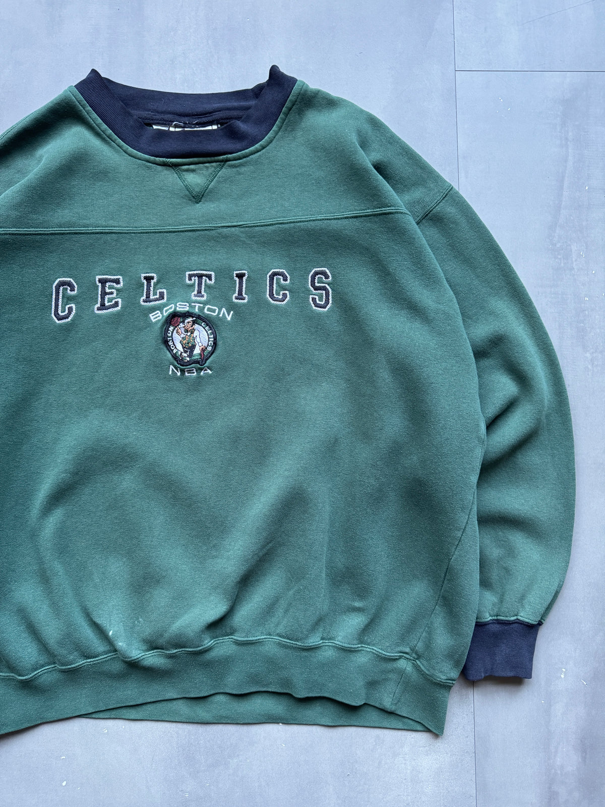 VINTAGE LEE SPORT NBA BOSTON CELTICS GREEN SWEATER - L