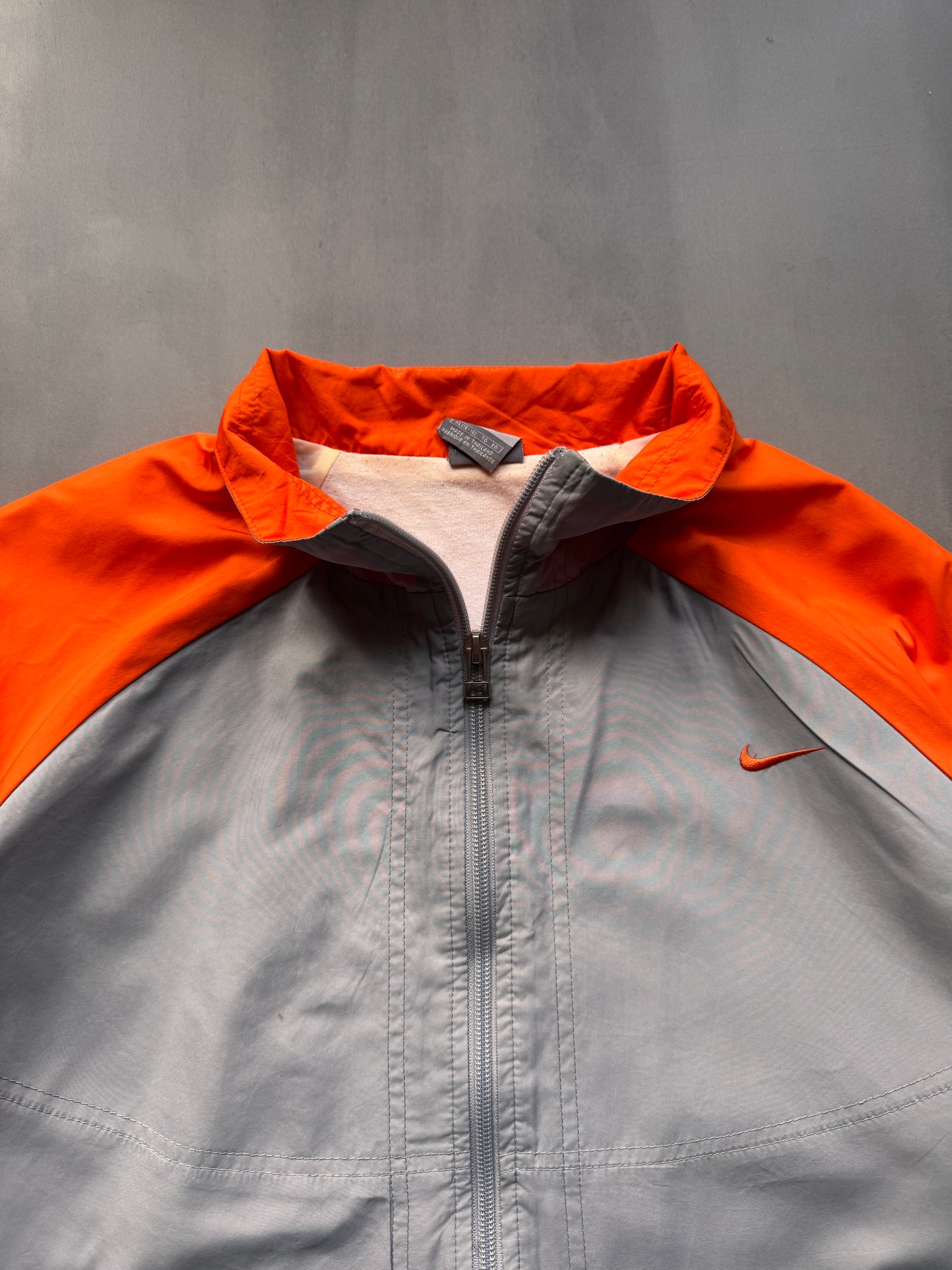 VINTAGE NIKE GREY/ORANGE TRACK JACKET - M