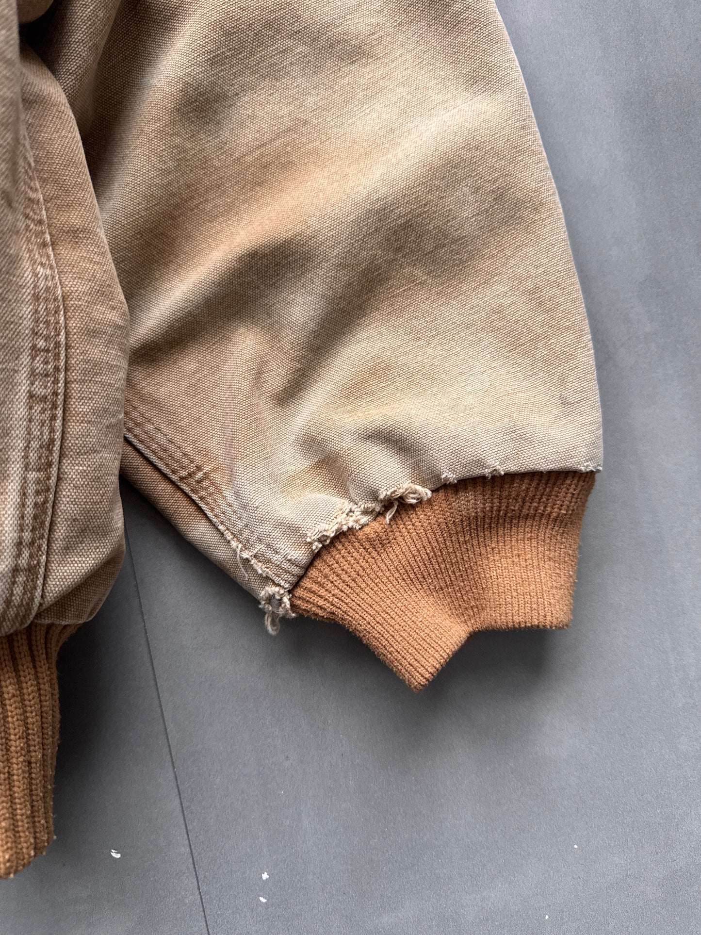 VINTAGE CARHARTT TAN FADED ACTIVE JACKET - XL