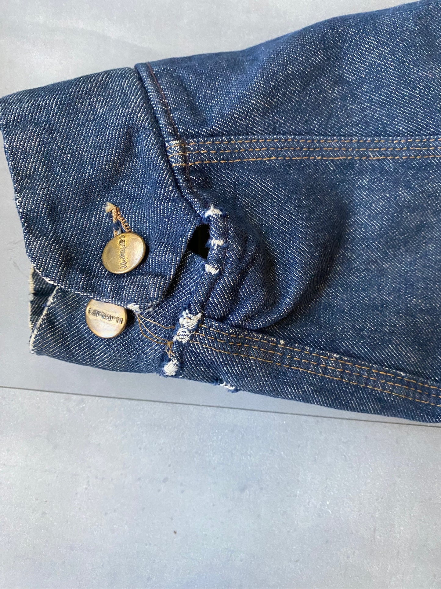 VINTAGE CARHARTT DENIM SHERPA LINED JACKET - S
