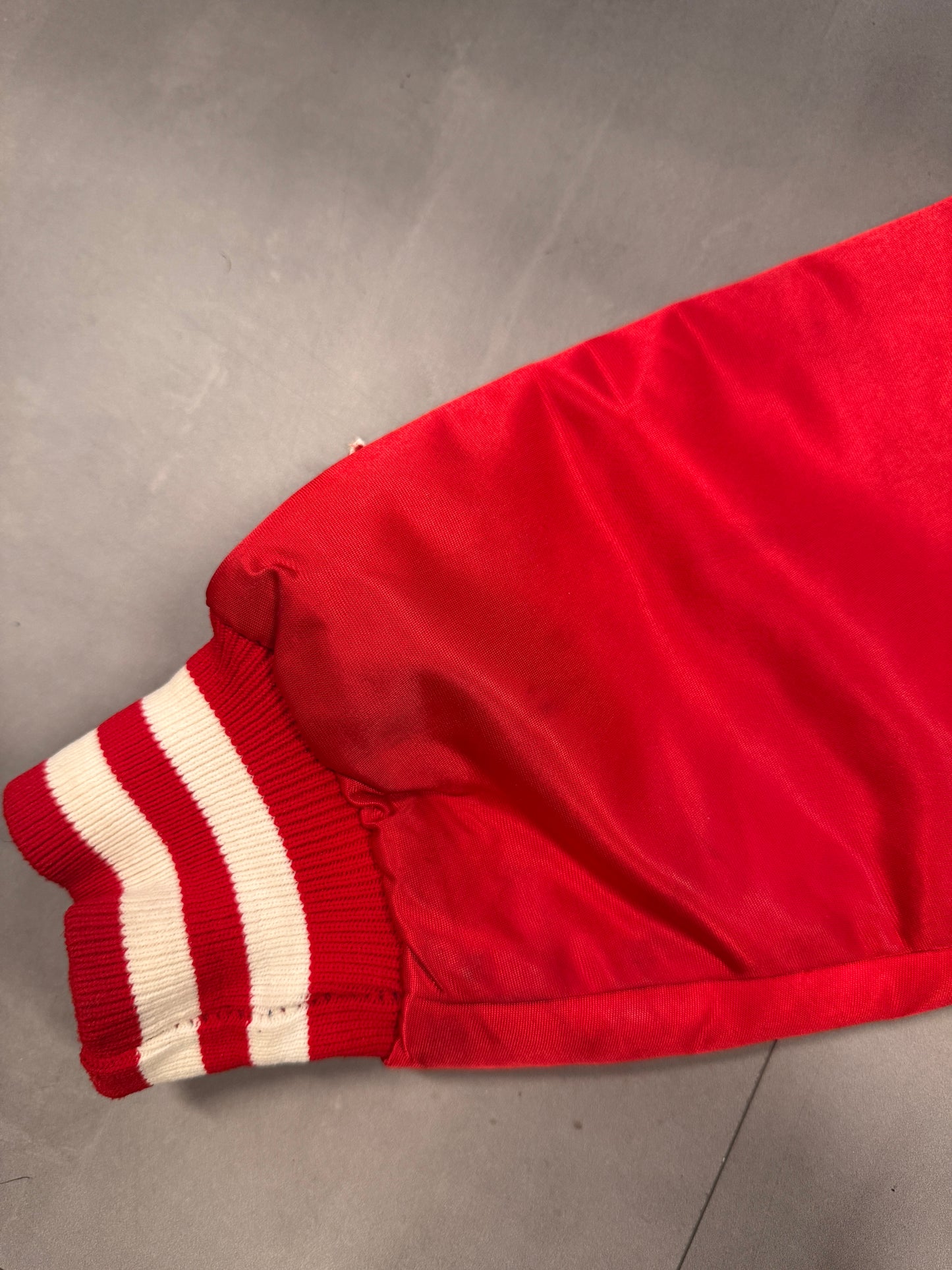 VINTAGE NHL STARTER DETROIT RED WINGS RED SATIN BOMBER JACKET - L