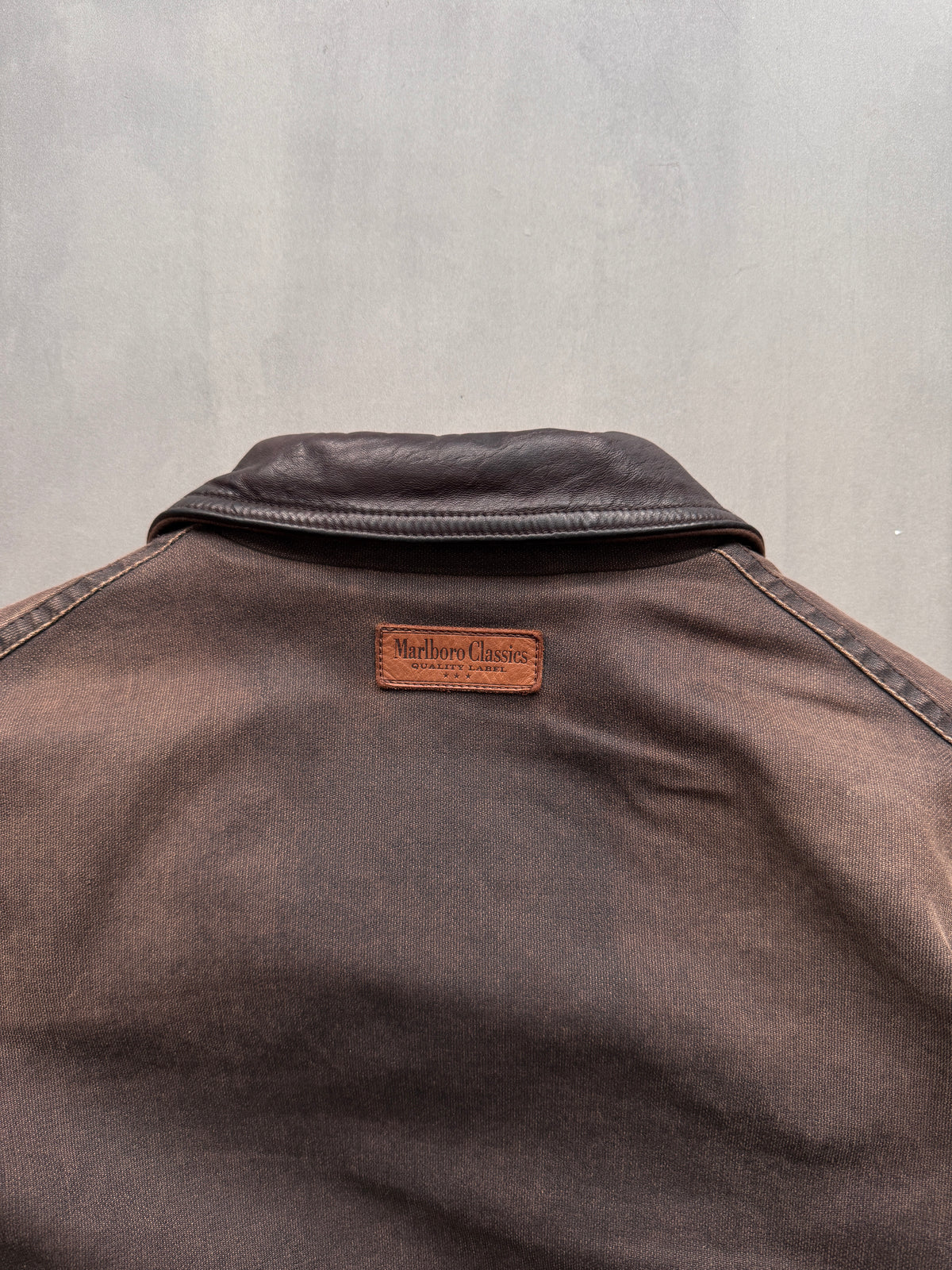 VINTAGE MARLBORO CLASSICS DARK BROWN AGED LEATHER TRENCHCOAT/JACKET - XL