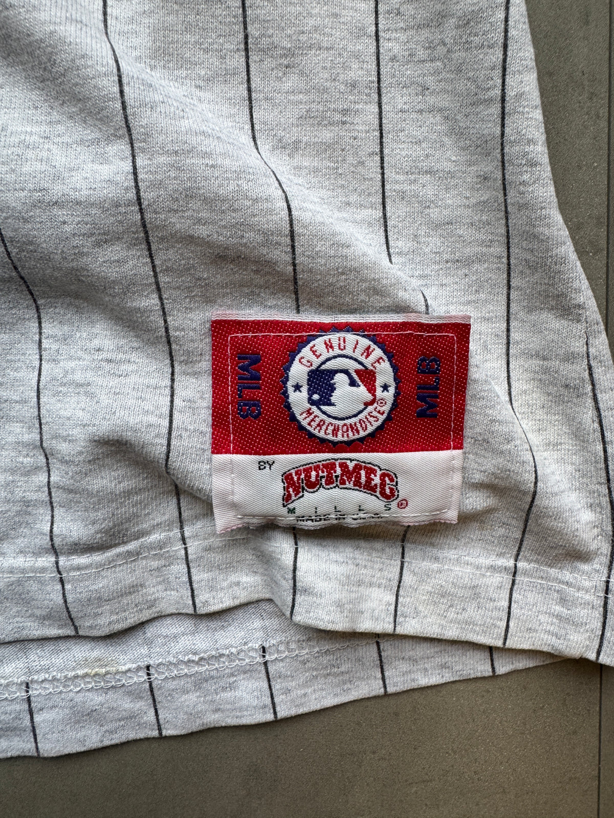 VINTAGE NUTMEG MLB BALTIMORE ORIOLES OFF WHITE TEE - L