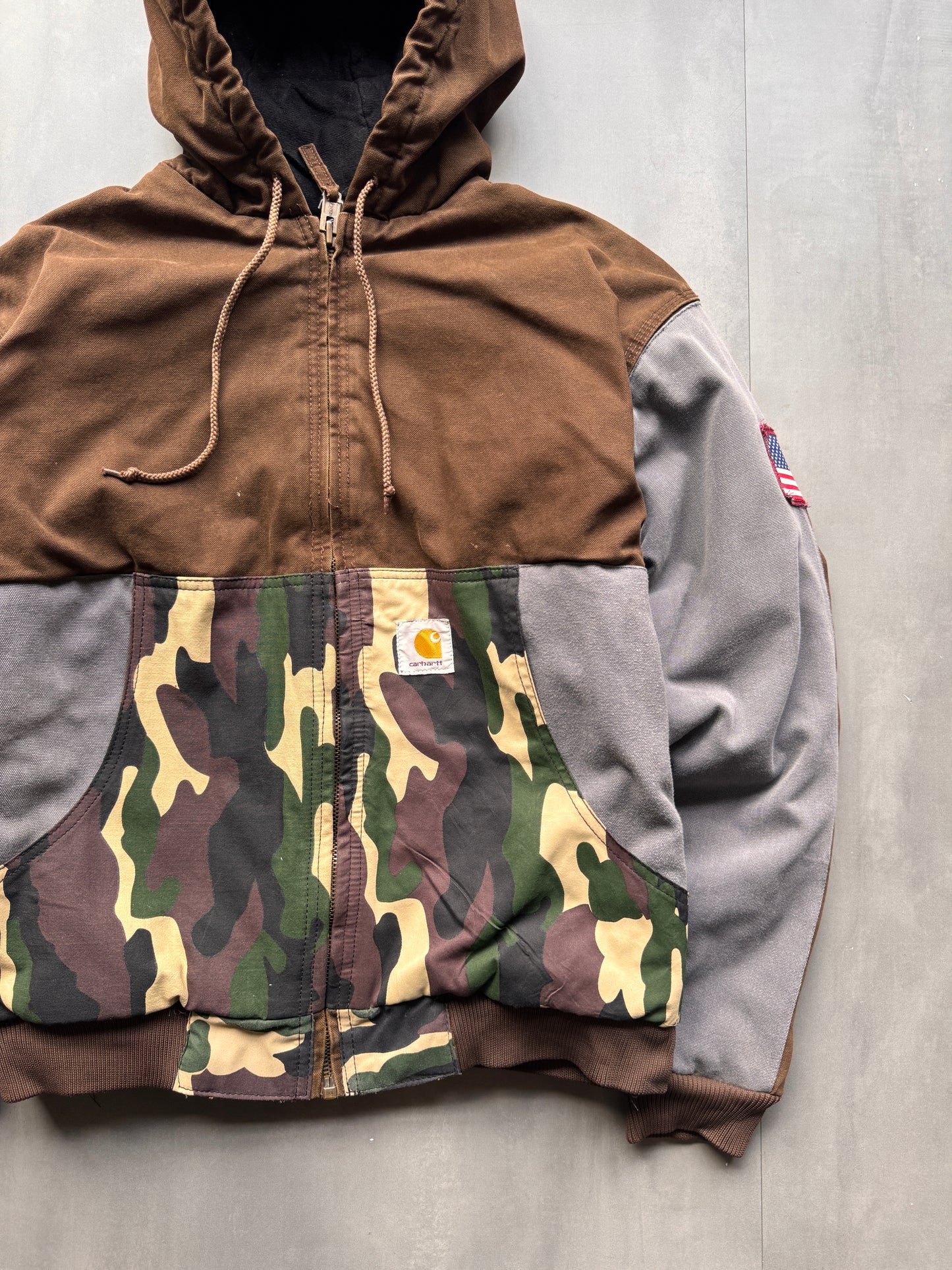 CARHARTT REWORKED CAMO PATTERN ACTIVE JACKET - M
