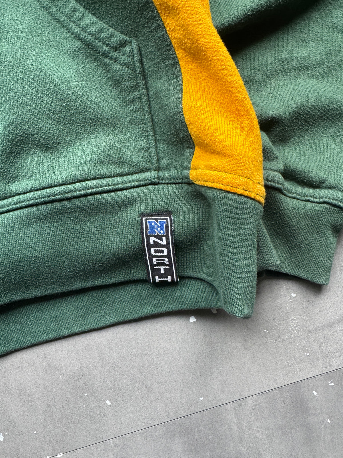 VINTAGE NFL GREEN BAY PACKERS GREEN HOODIE - L