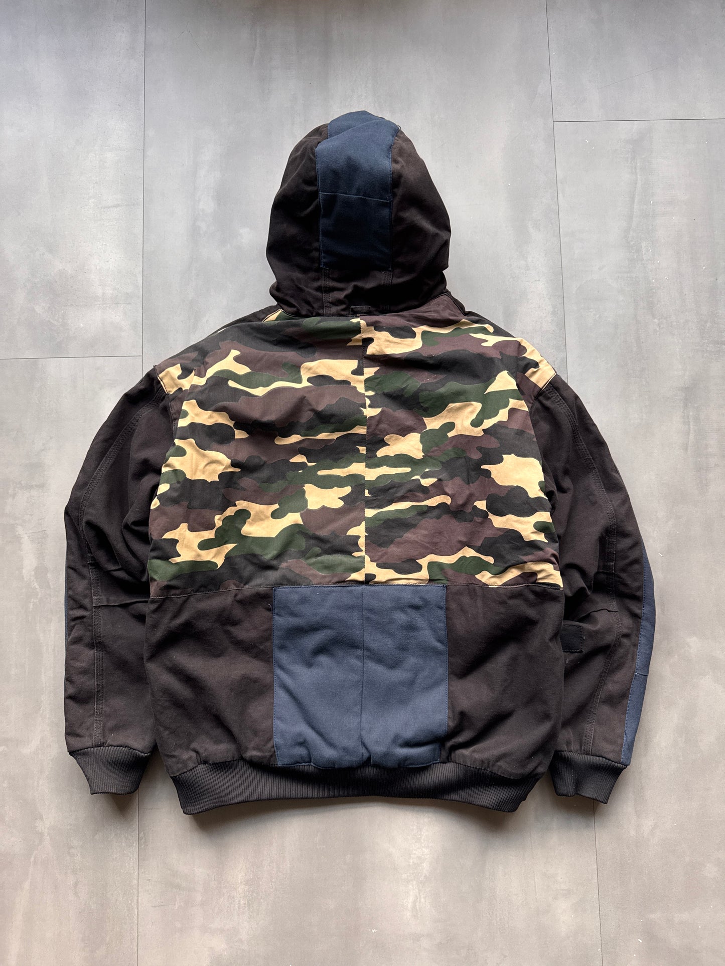 VINTAGE CARHARTT REWORKED CAMO PATTERN ACTIVE JACKET - M