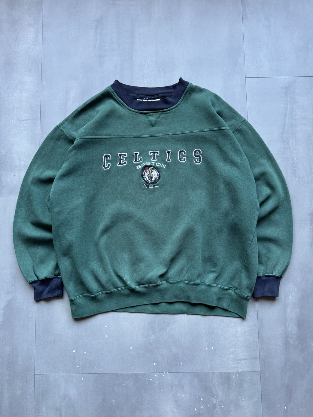 VINTAGE LEE SPORT NBA BOSTON CELTICS GREEN SWEATER - L