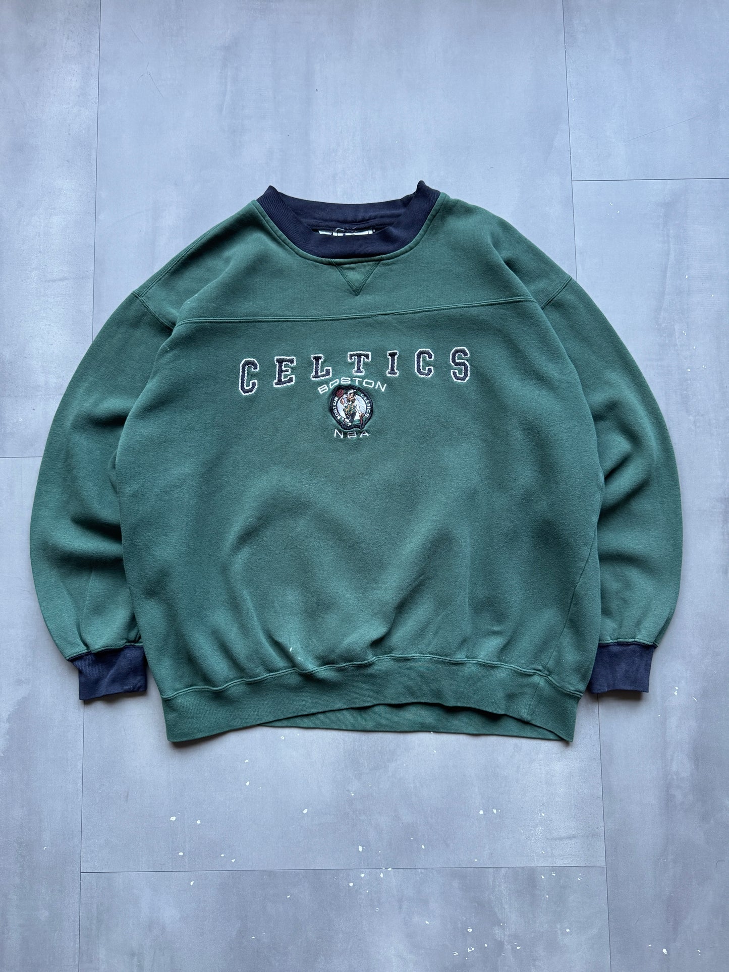 VINTAGE LEE SPORT NBA BOSTON CELTICS GREEN SWEATER - L