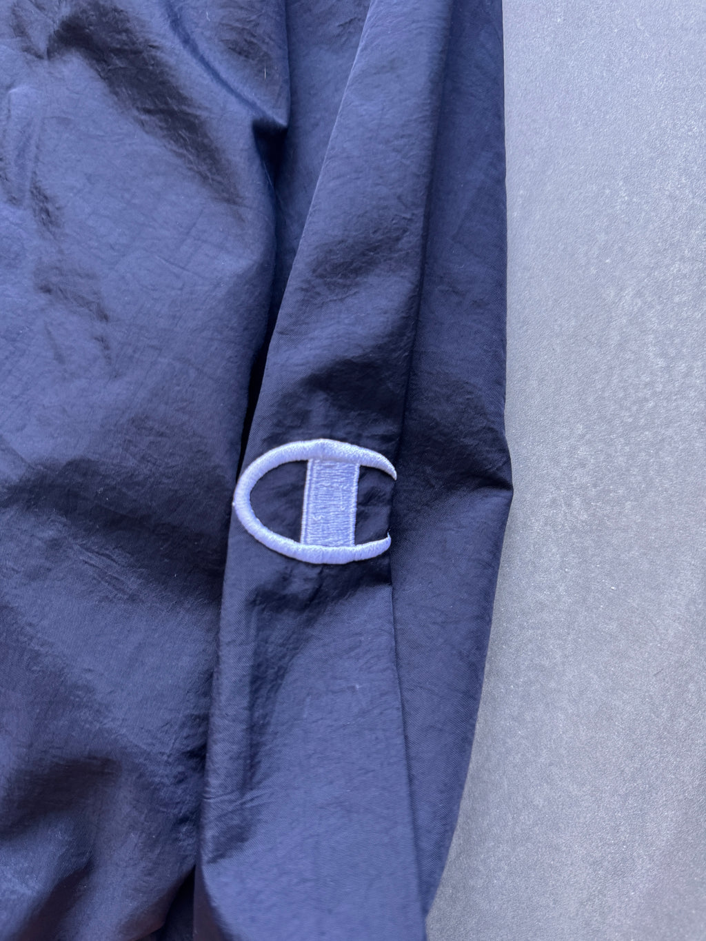VINTAGE CHAMPION NAVY WINDBREAKER - XL