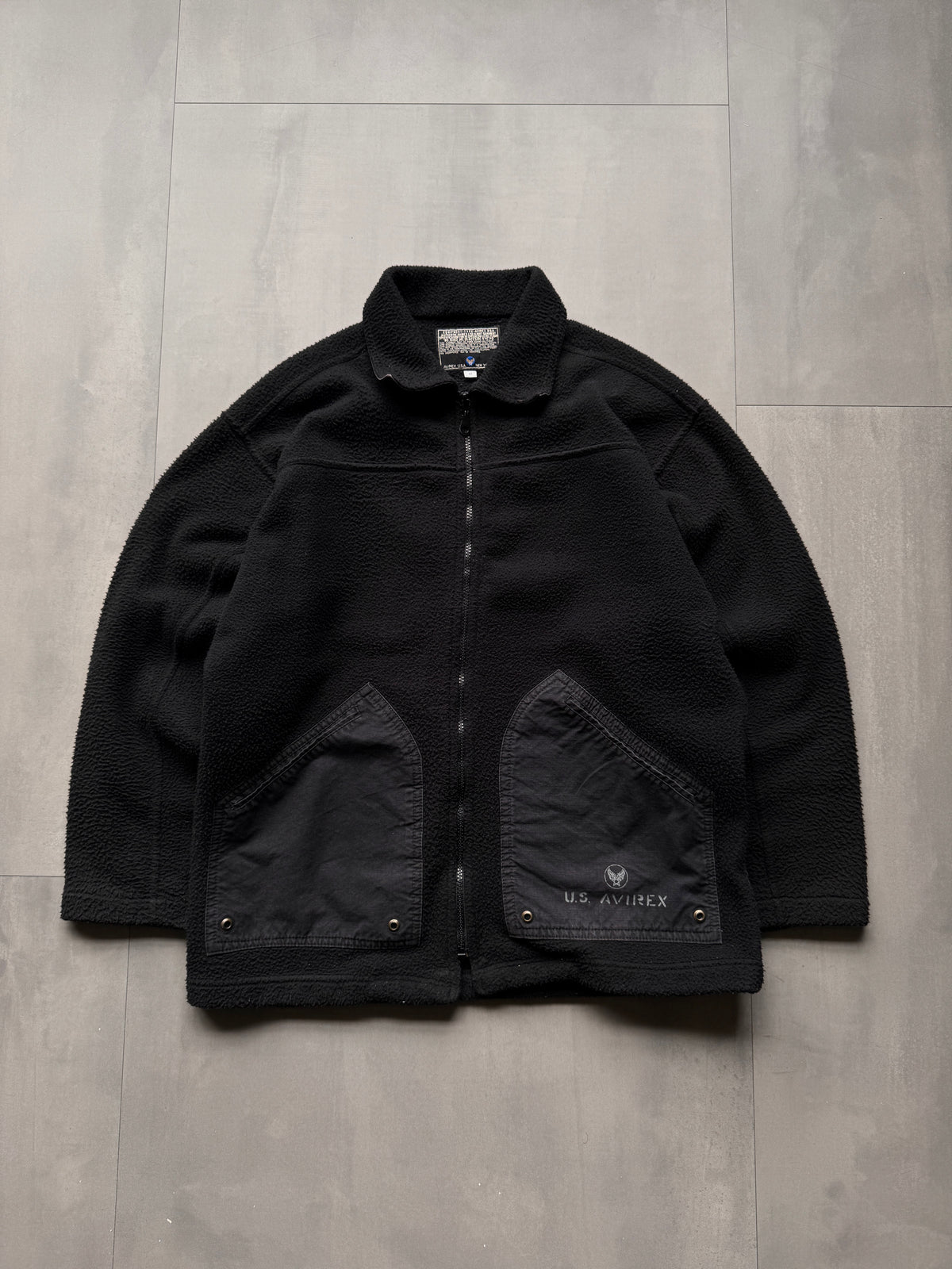VINTAGE AVIREX U.S.A. FLIGHT GARMENT BLACK FLEECE - MEDIUM
