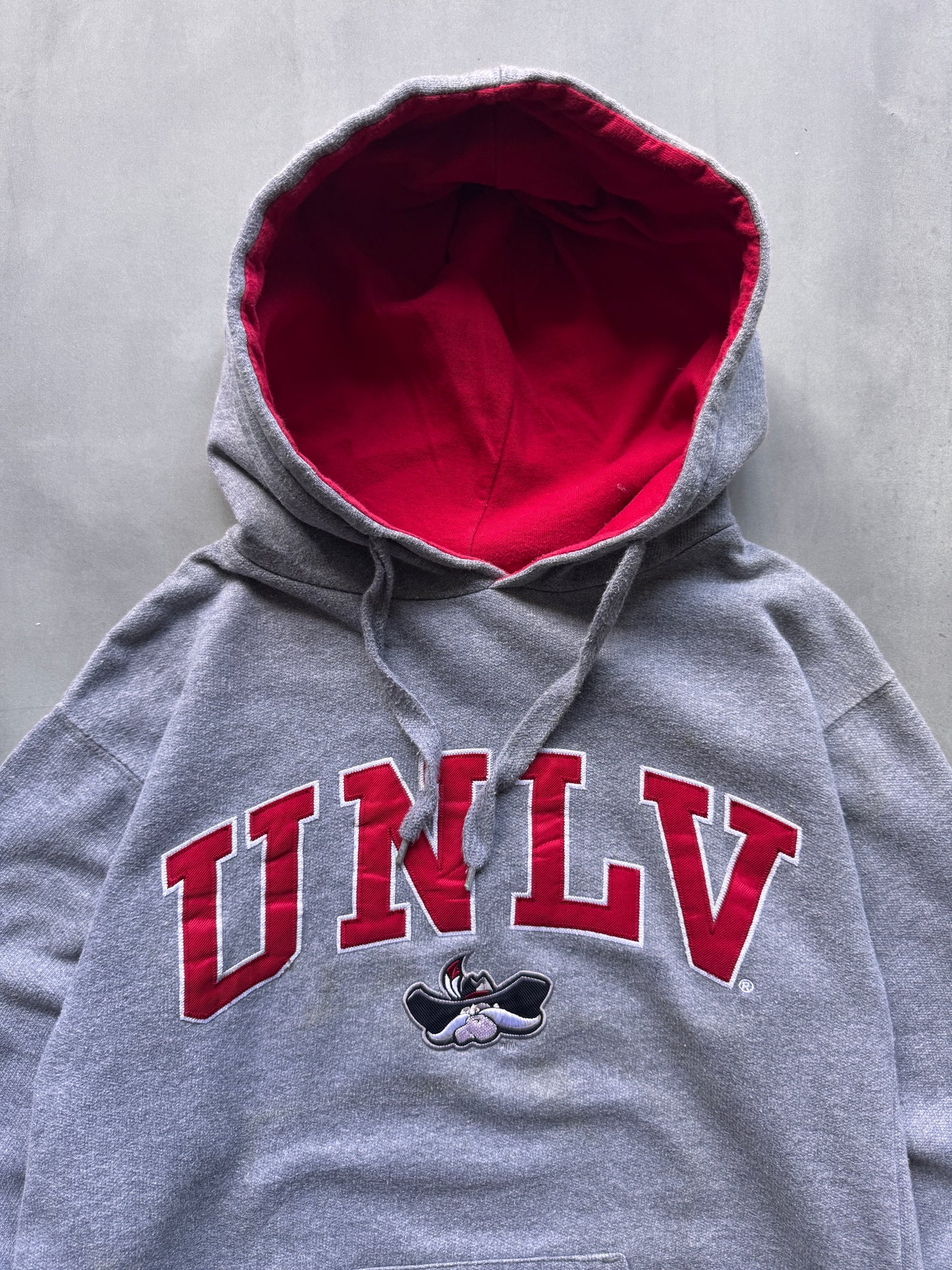 VINTAGE UNIVERSITY OF NEVADA LAS VEGAS GREY HOODIE - XS