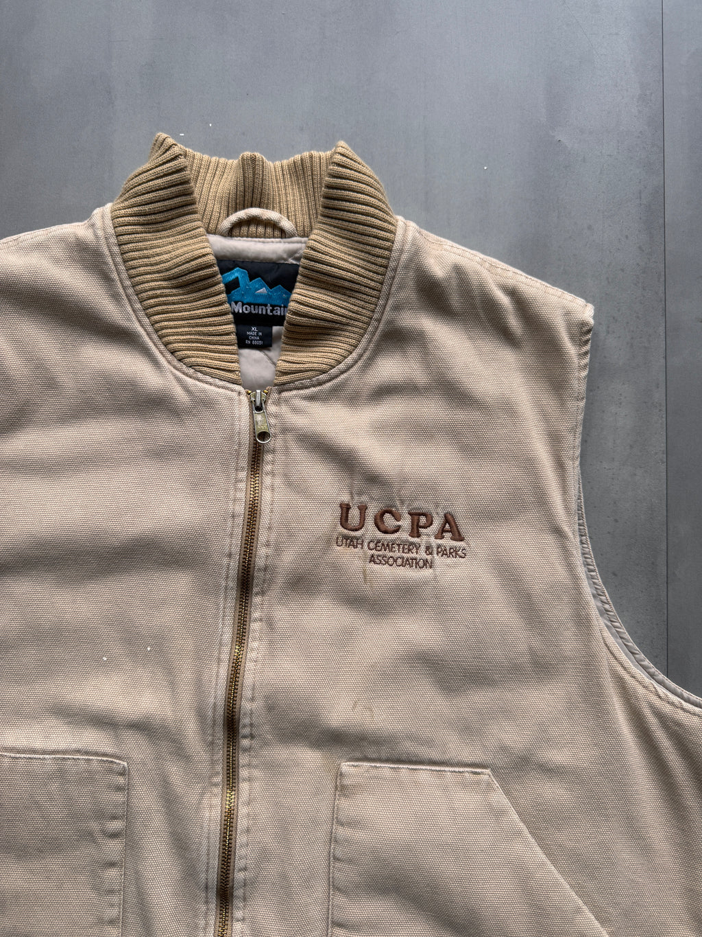 VINTAGE TRI-MOUNTAIN BEIGE WORK GILET - XL