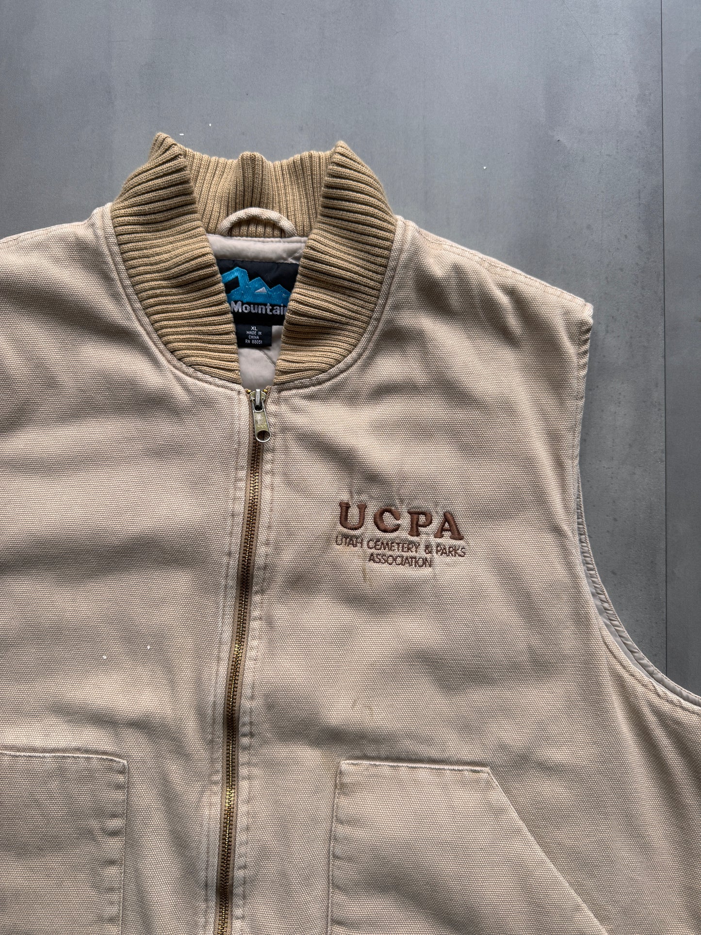 VINTAGE TRI-MOUNTAIN BEIGE WORK GILET - XL