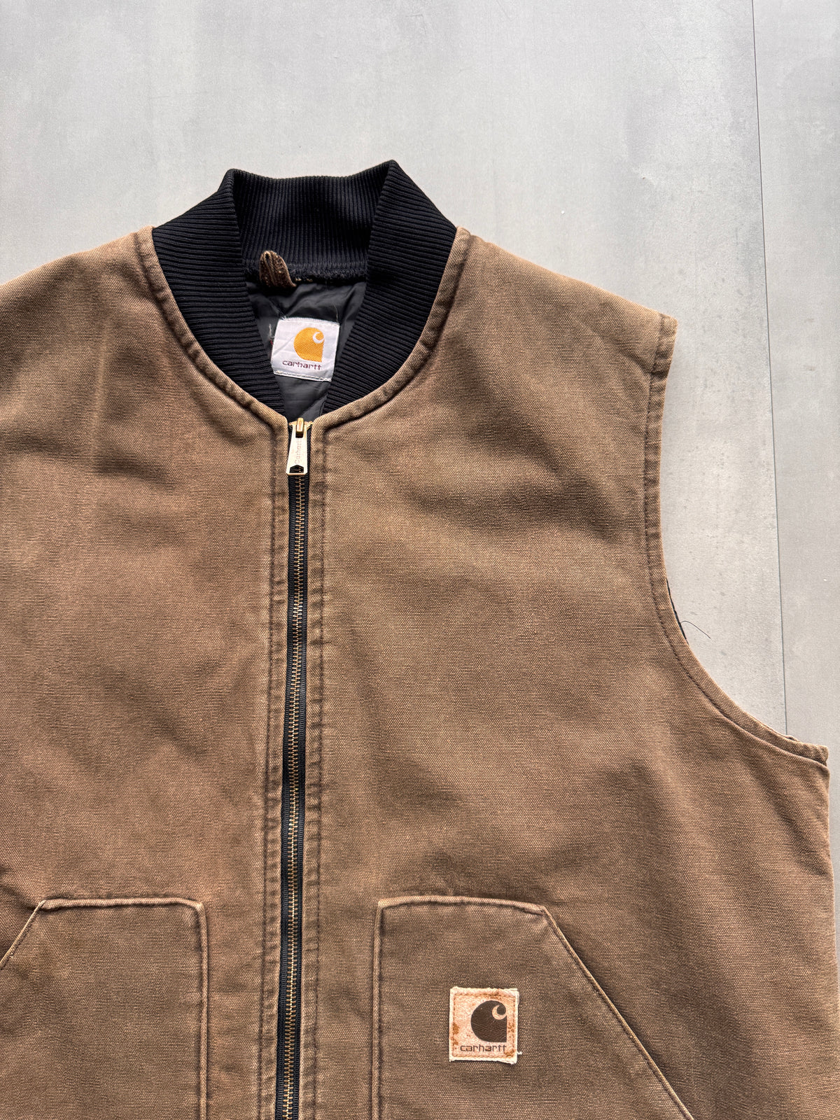 VINTAGE CARHARTT FADED DARK BROWN GILET - L