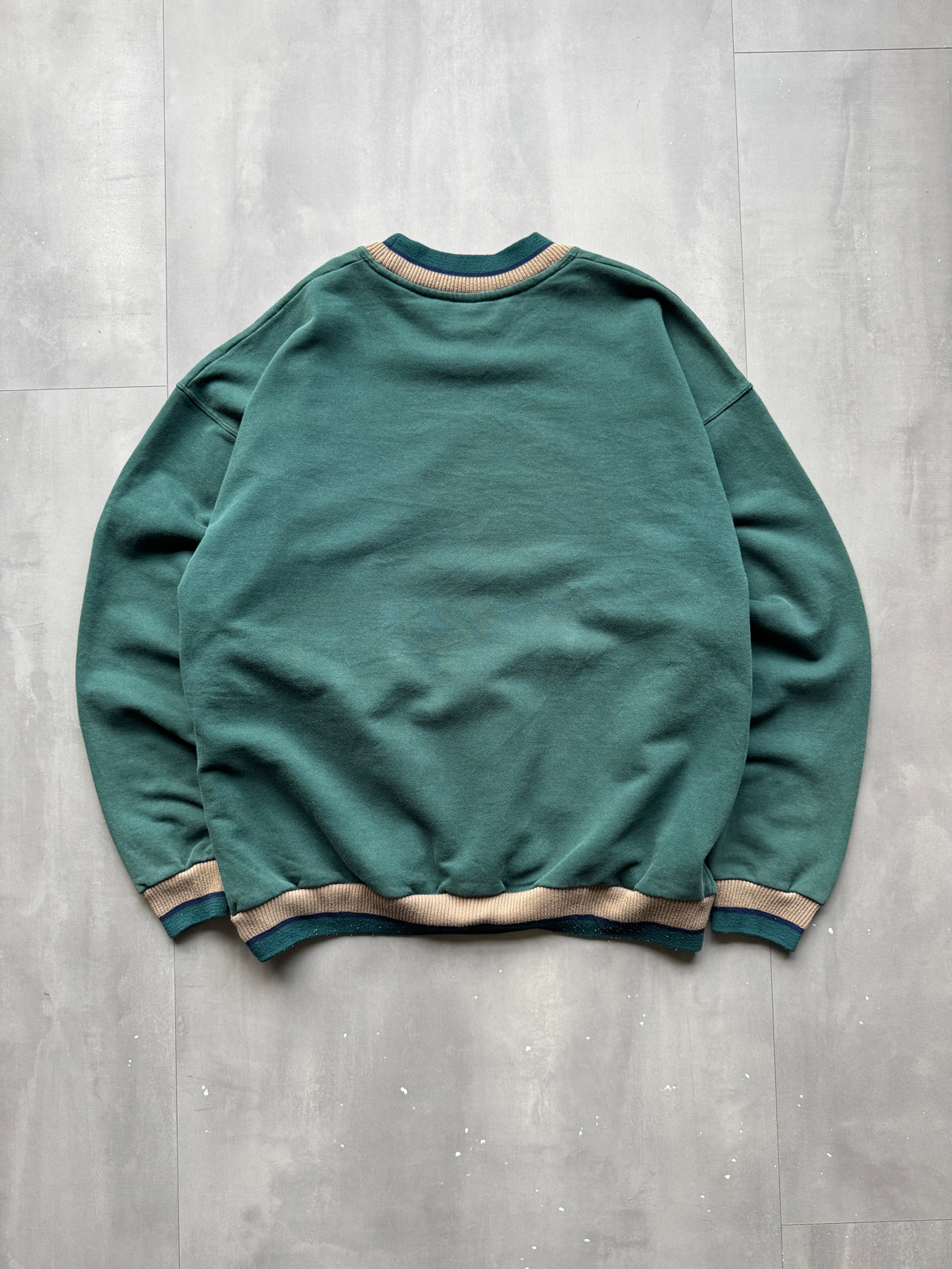 VINTAGE NIKE 90s SWOOSH FADED GREEN SWEATER - L