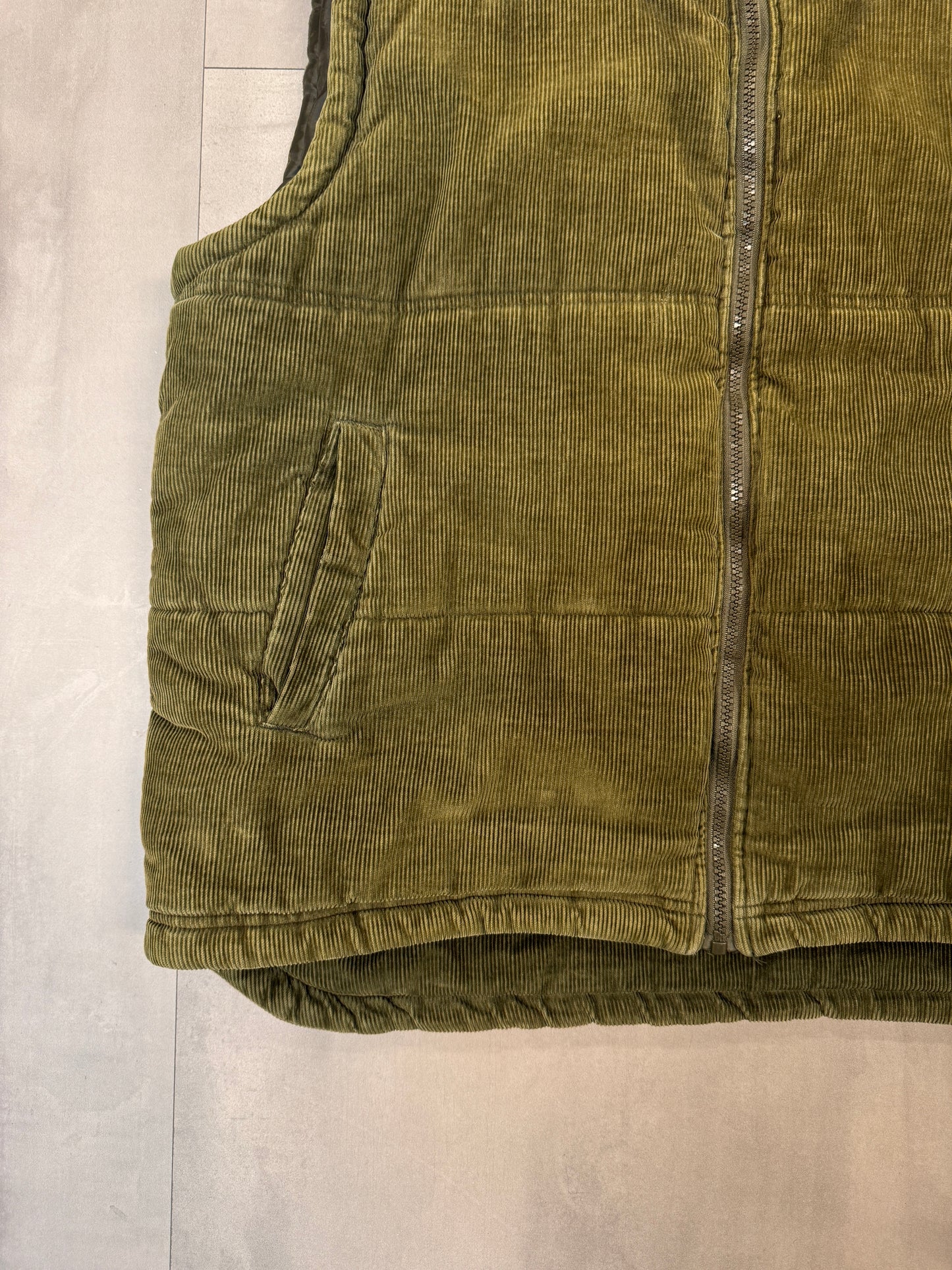 GREEN CORDUROY BODYWARMER - LARGE