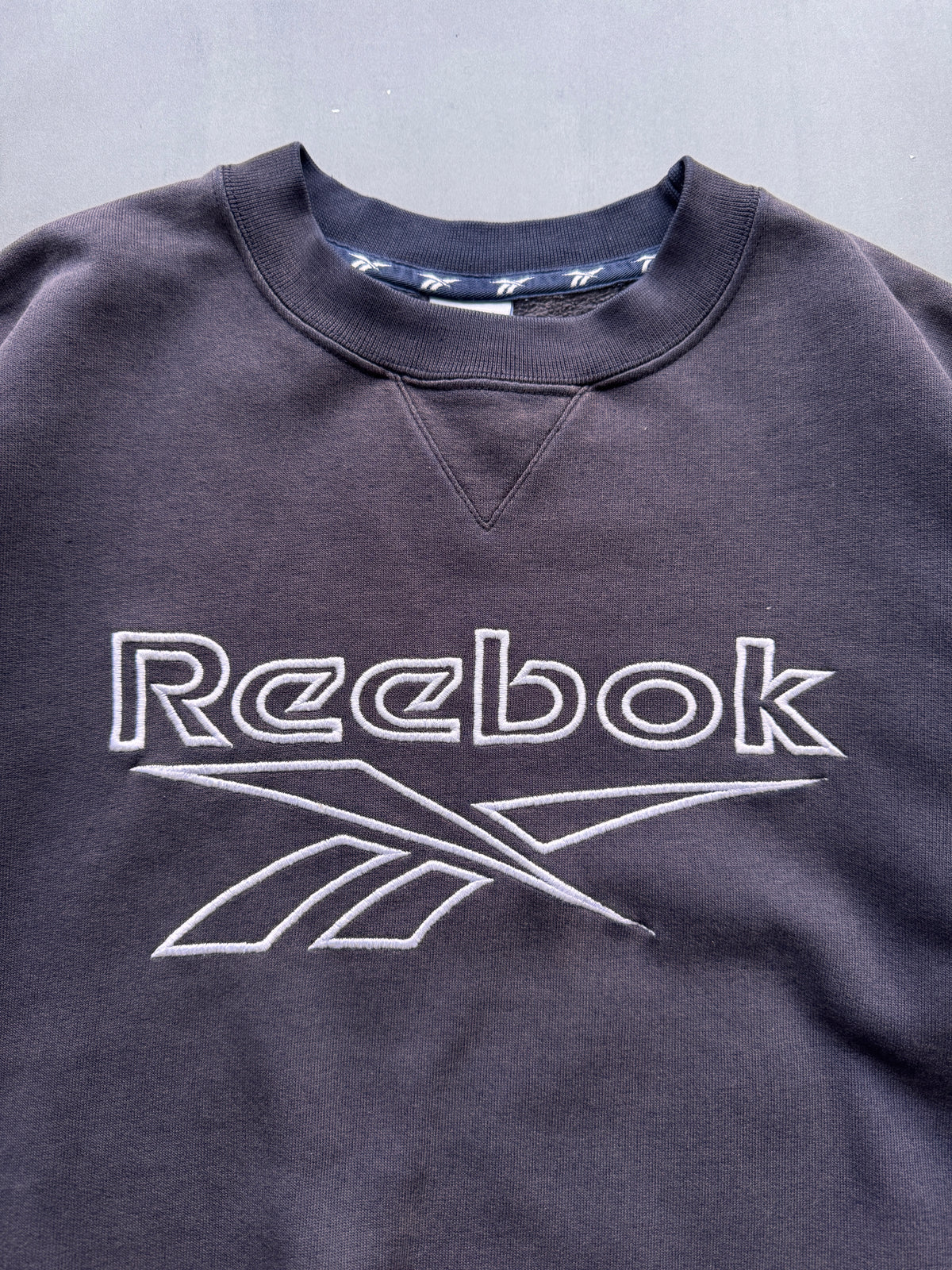 VINTAGE REEBOK FADED GREY SWEATER - S