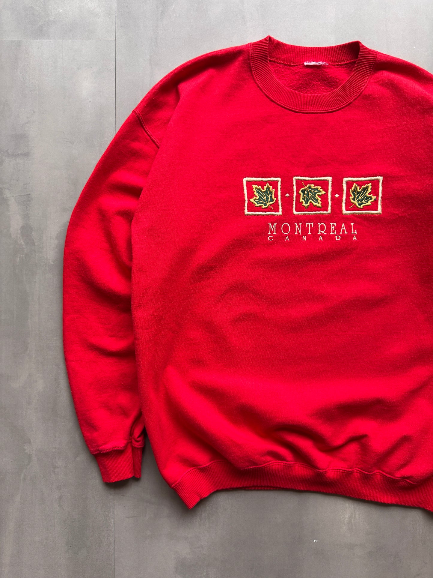 VINTAGE MONTREAL CANADA RED SWEATER - L