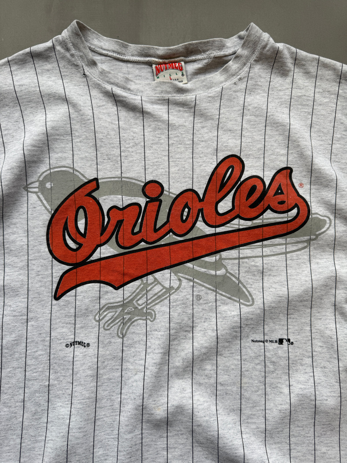 VINTAGE NUTMEG MLB BALTIMORE ORIOLES OFF WHITE TEE - L