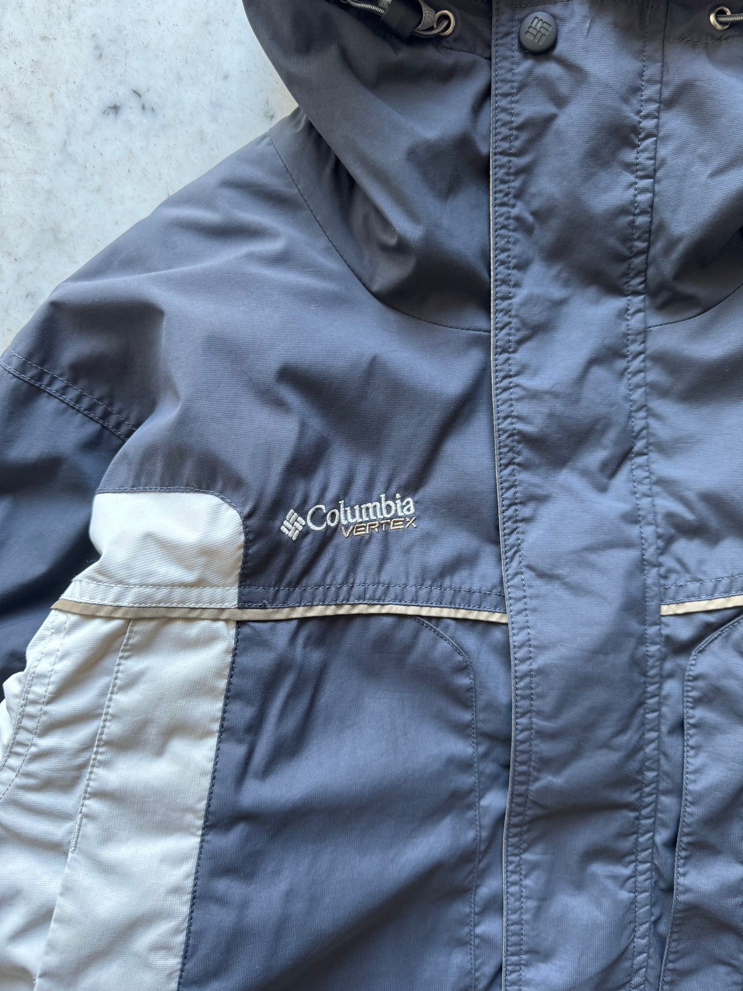 COLUMBIA VERTEX GREY/WHITE PULLOVER WINTER JACKET - MEDIUM