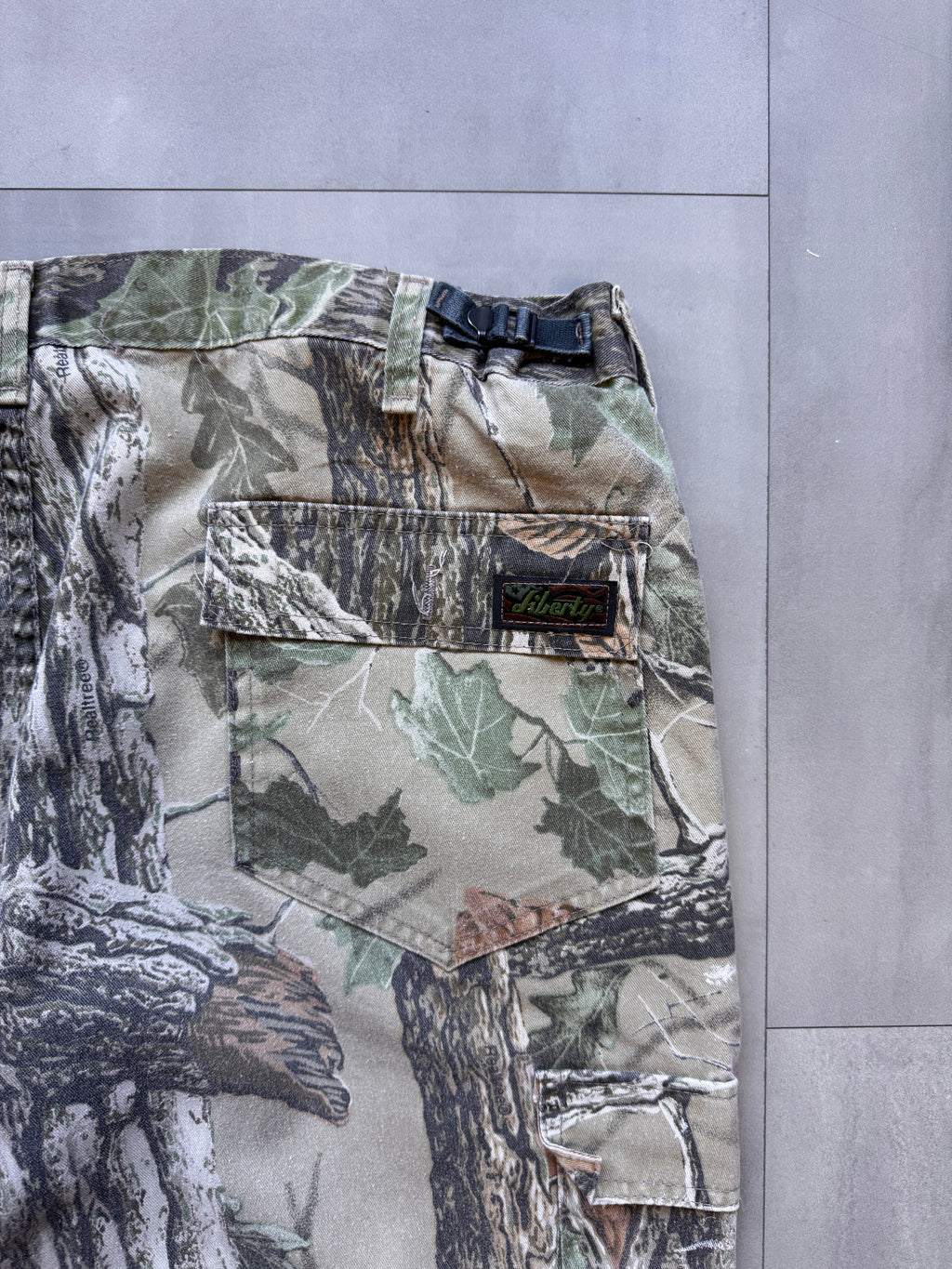 VINTAGE LIBERTY REALTREE CARGO PANTS - L34