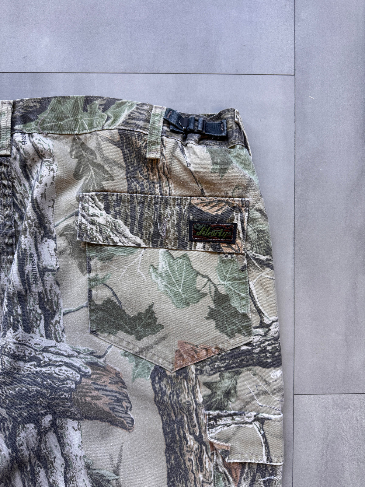 VINTAGE LIBERTY REALTREE CARGO PANTS - L34