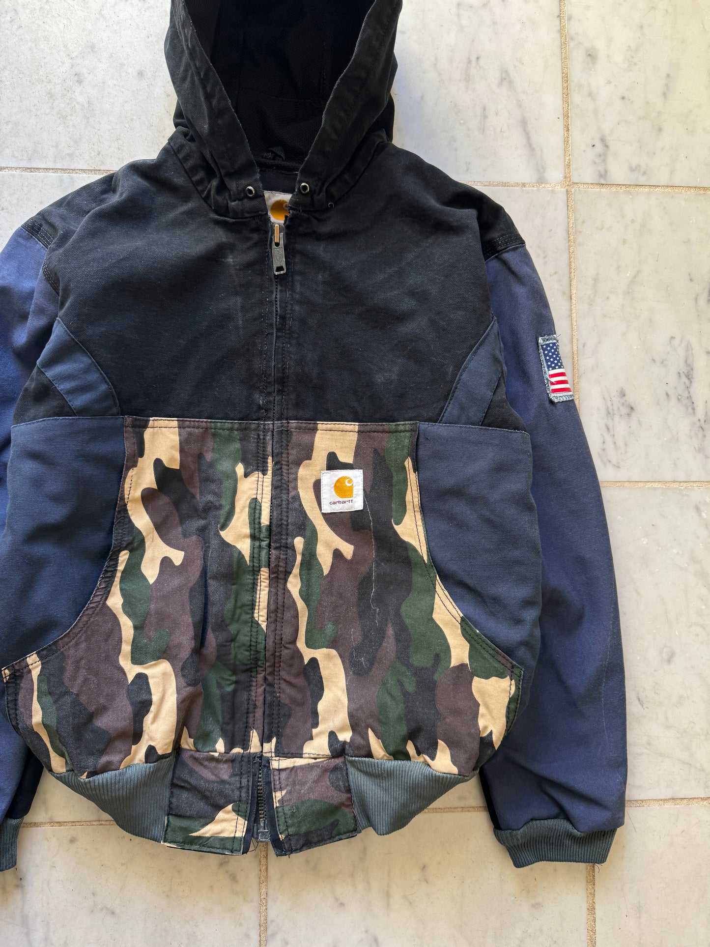 CARHARTT REWORKED CAMO PATTERN ACTIVE JACKET - MEDIUM