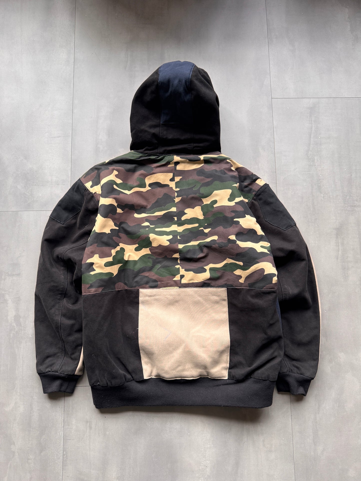 VINTAGE CARHARTT REWORKED CAMO PATTERN ACTIVE JACKET - L
