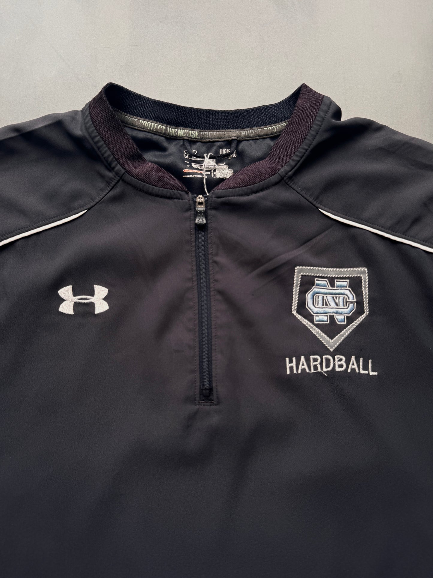 VINTAGE UNDERARMOUR NORTH CAROLINA HARDBALL BLACK SPORT TEE - L