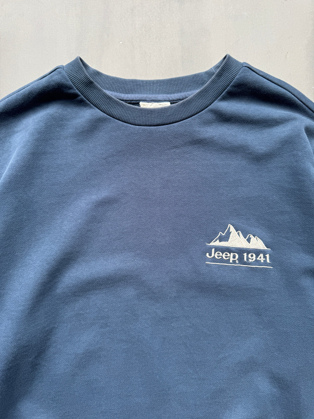 VINTAGE JEEP BLUE SWEATER - L