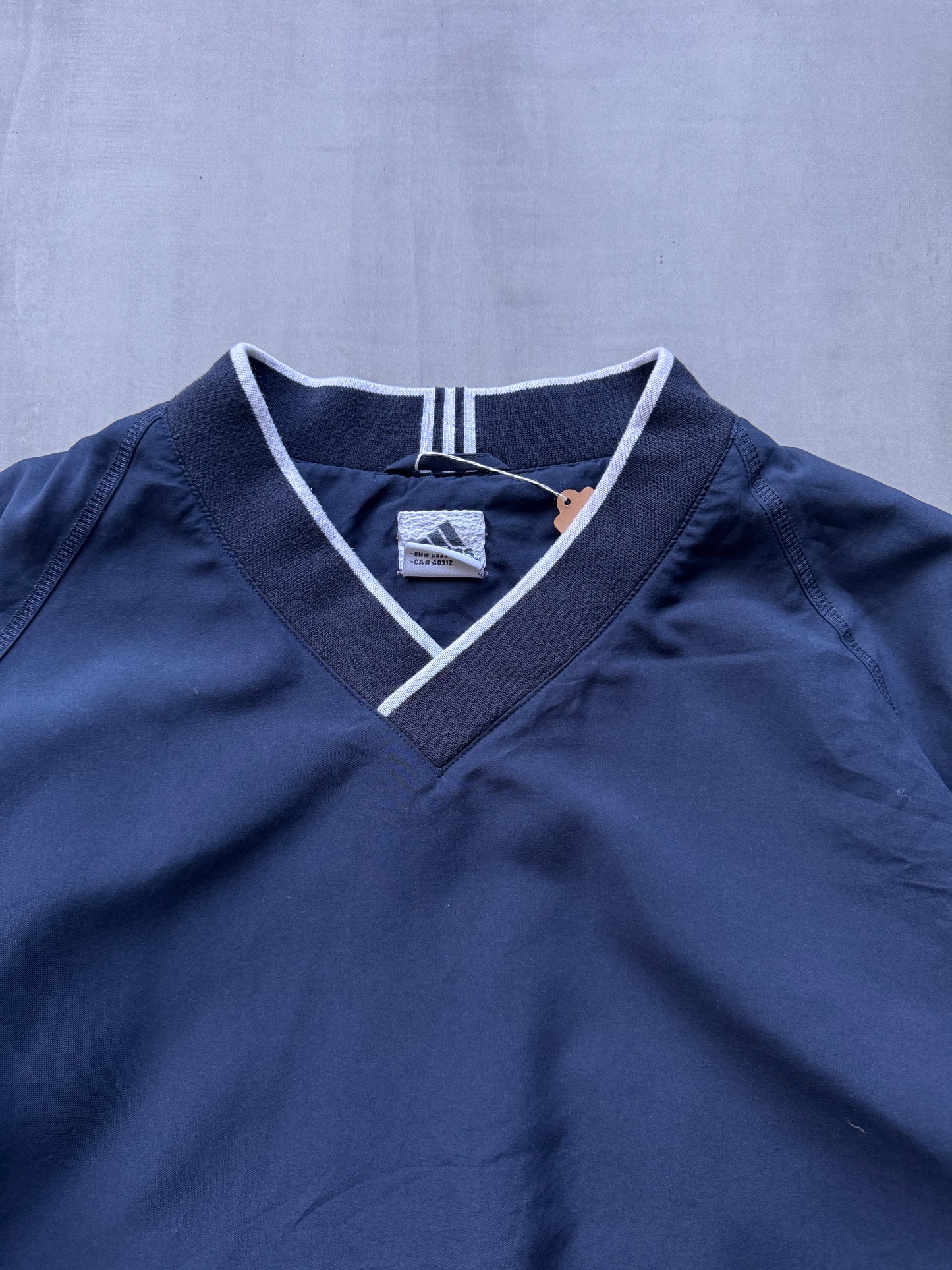VINTAGE ADIDAS NAVY WINDBREAKER - M