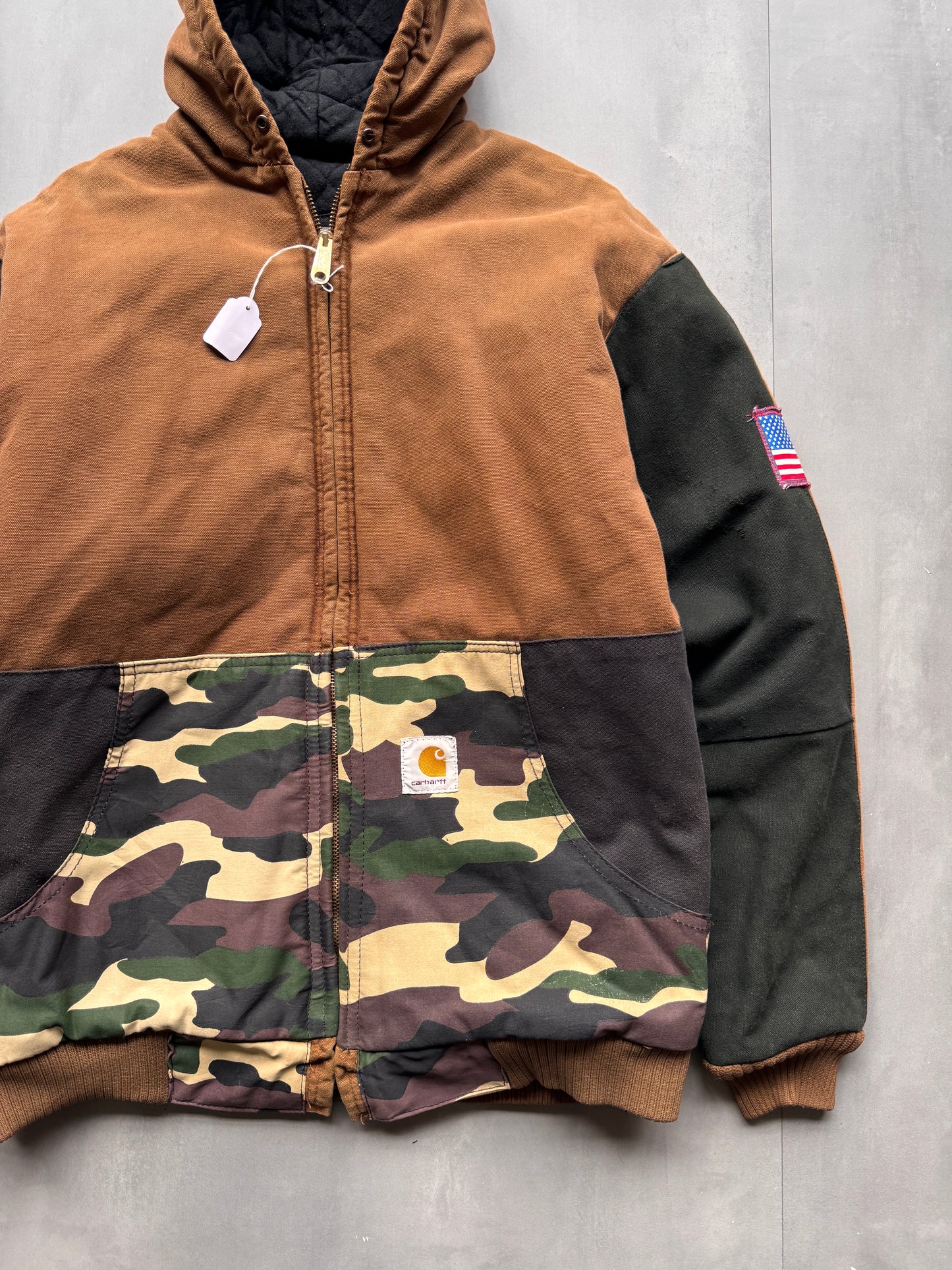 CARHARTT REWORKED CAMO PATTERN ACTIVE JACKET - M