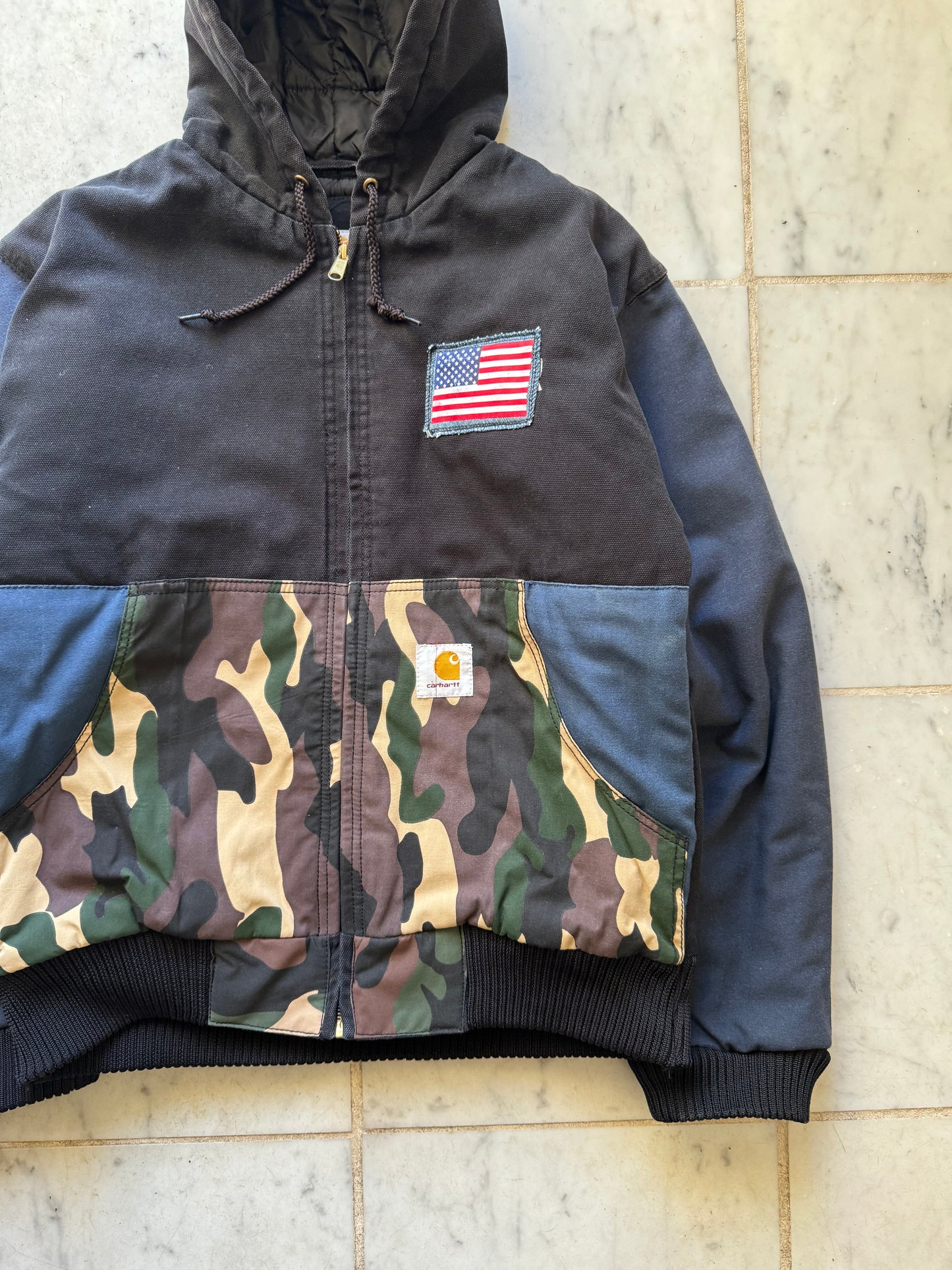 CARHARTT REWORKED CAMO PATTERN ACTIVE JACKET - MEDIUM