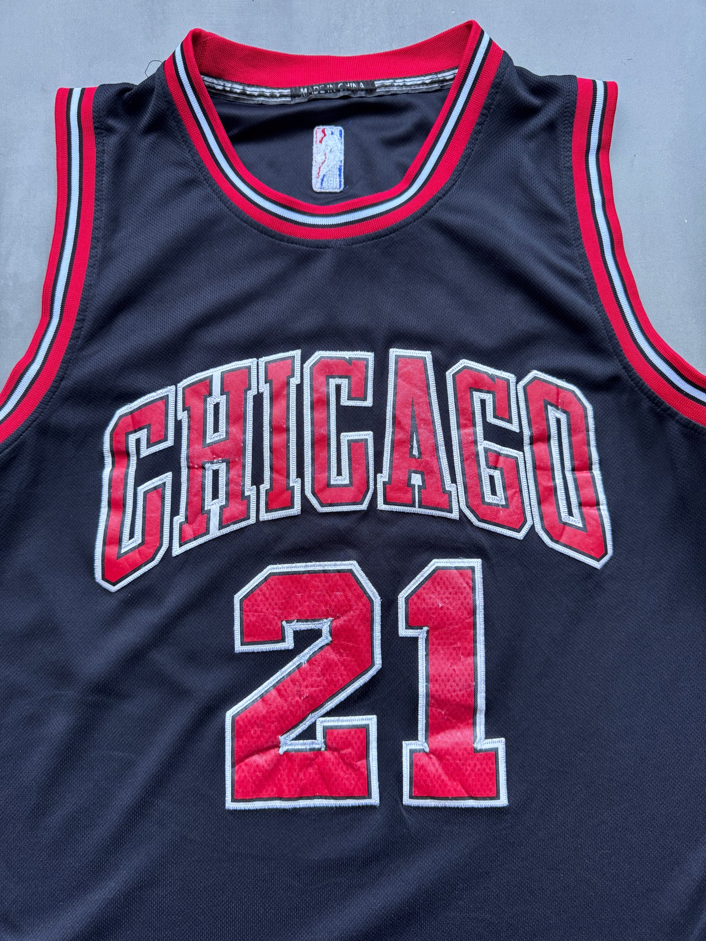 VINTAGE NBA CHICAGO BULLS BLACK JIMMY BUTLER JERSEY - S